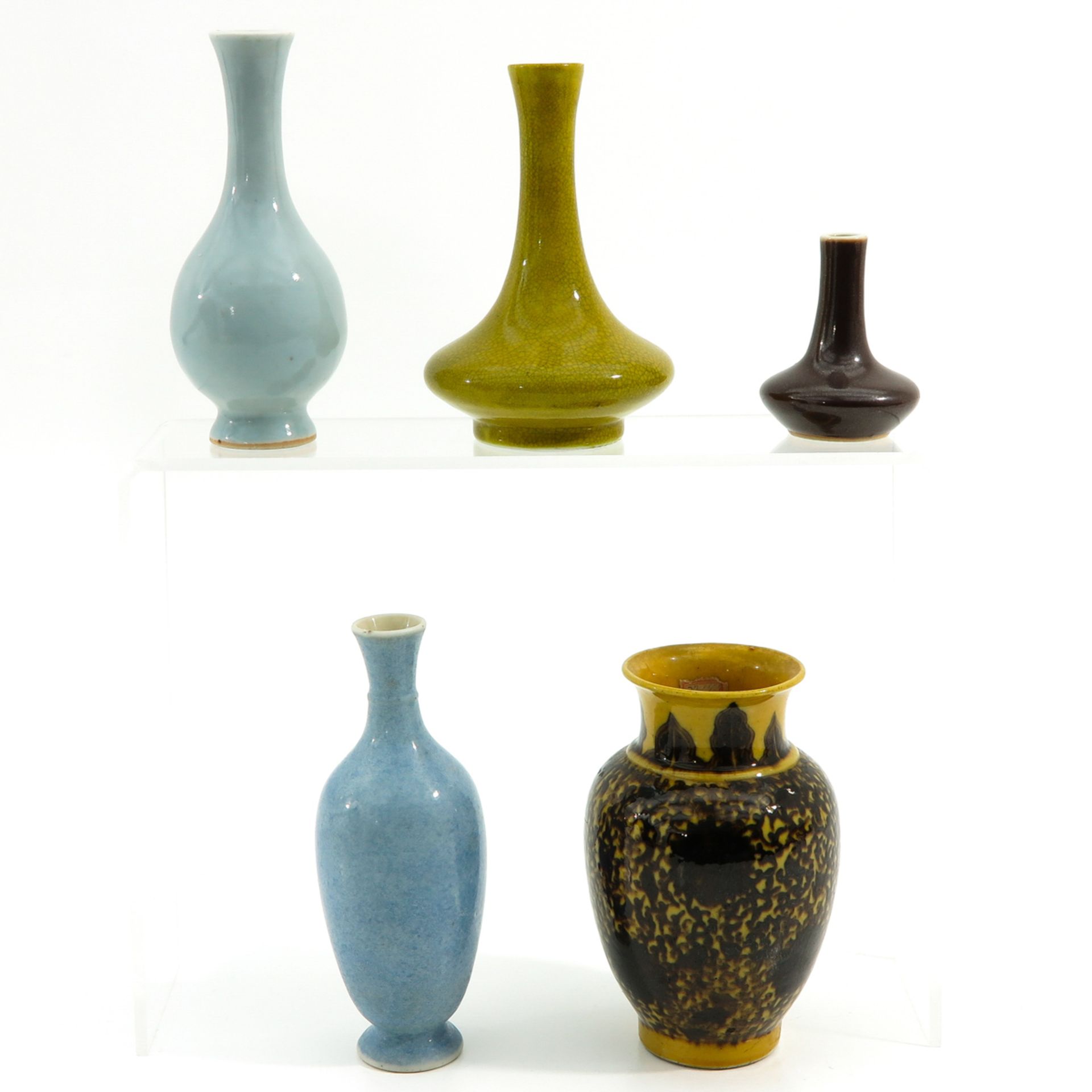 A Collection of 5 Vases - Bild 2 aus 9