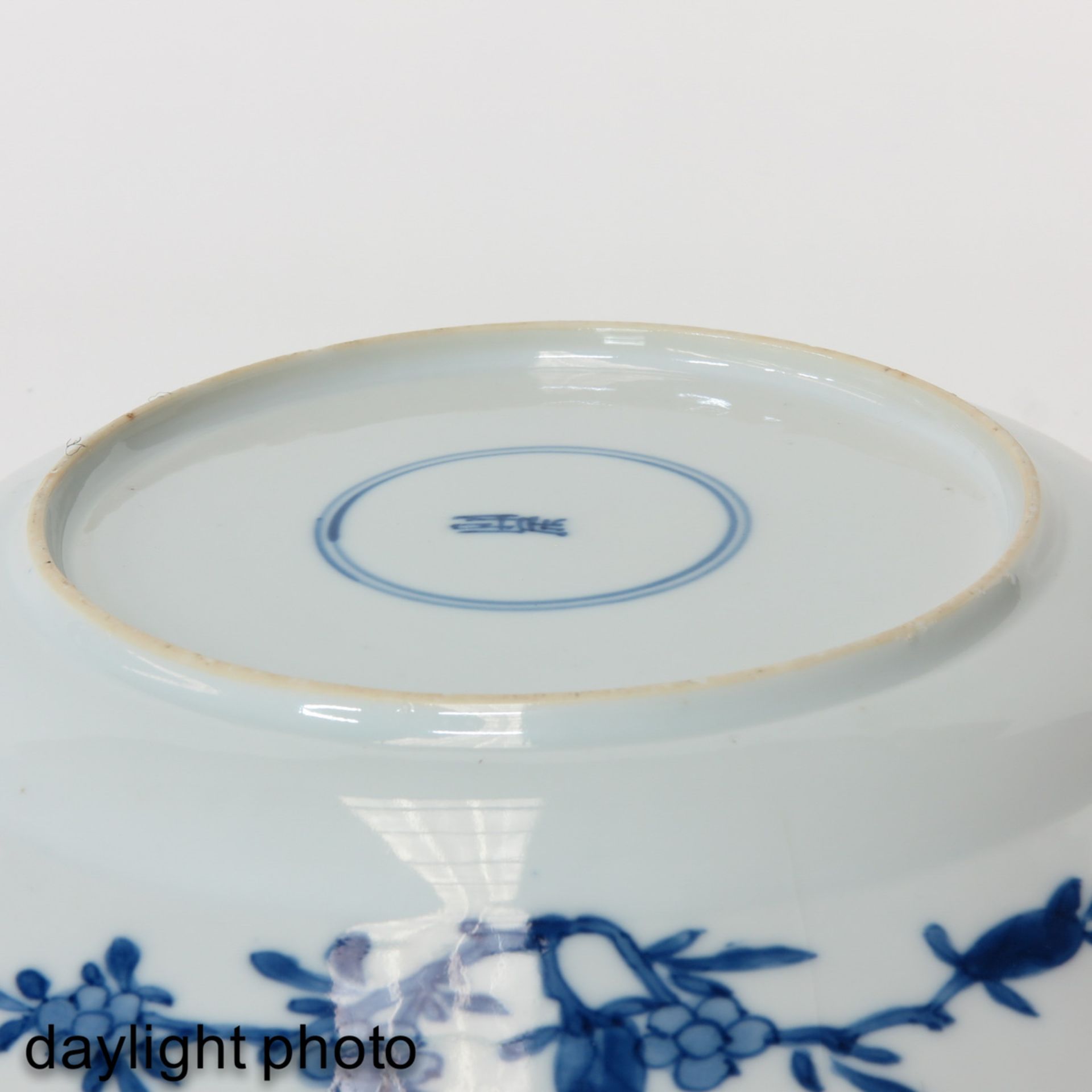 A Blue and White Kangxi Period Plate - Image 4 of 6