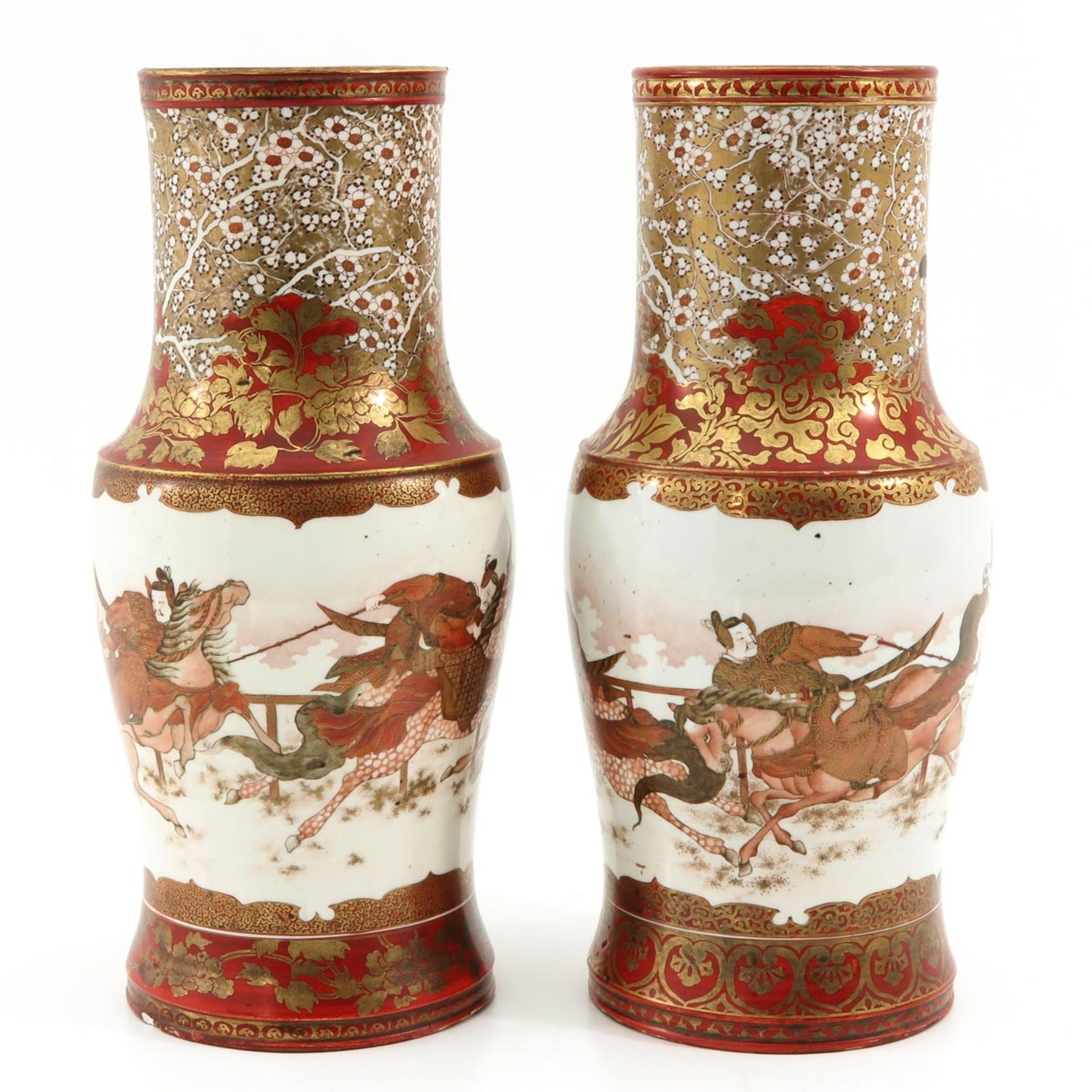 A Pair of Japanese Kutani Vases - Bild 4 aus 10