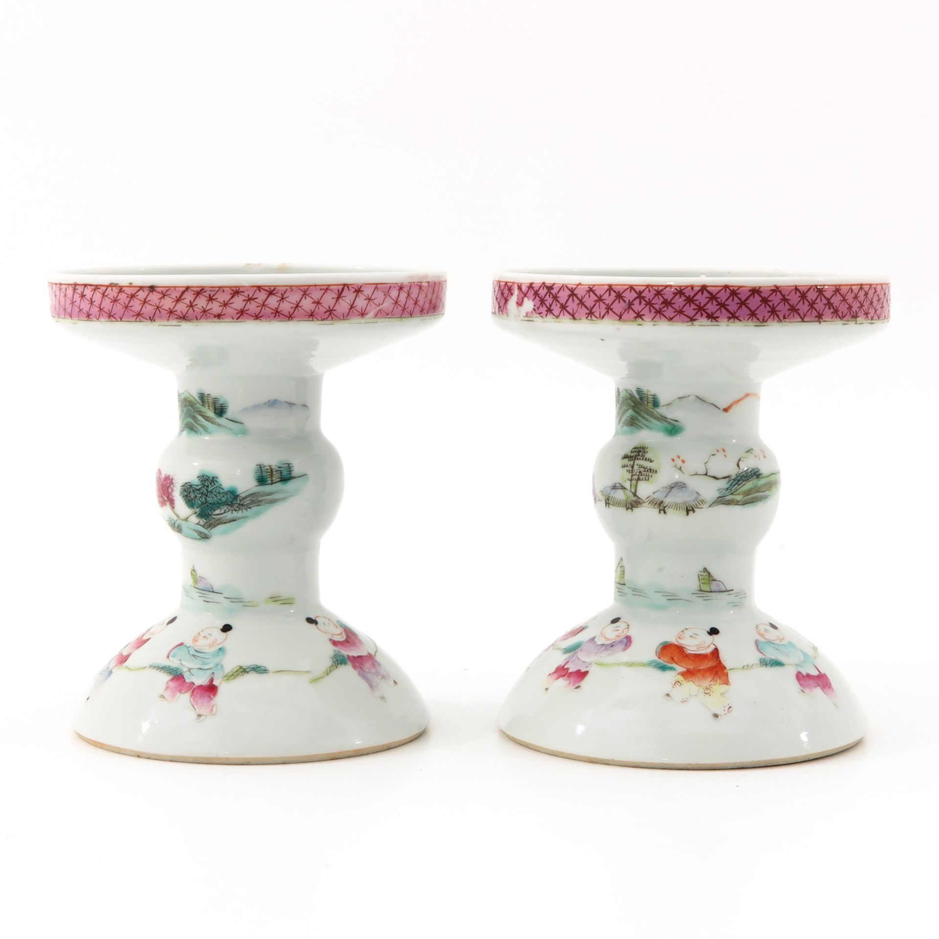 A Pair of Famille Rose Candlesticks - Bild 2 aus 9