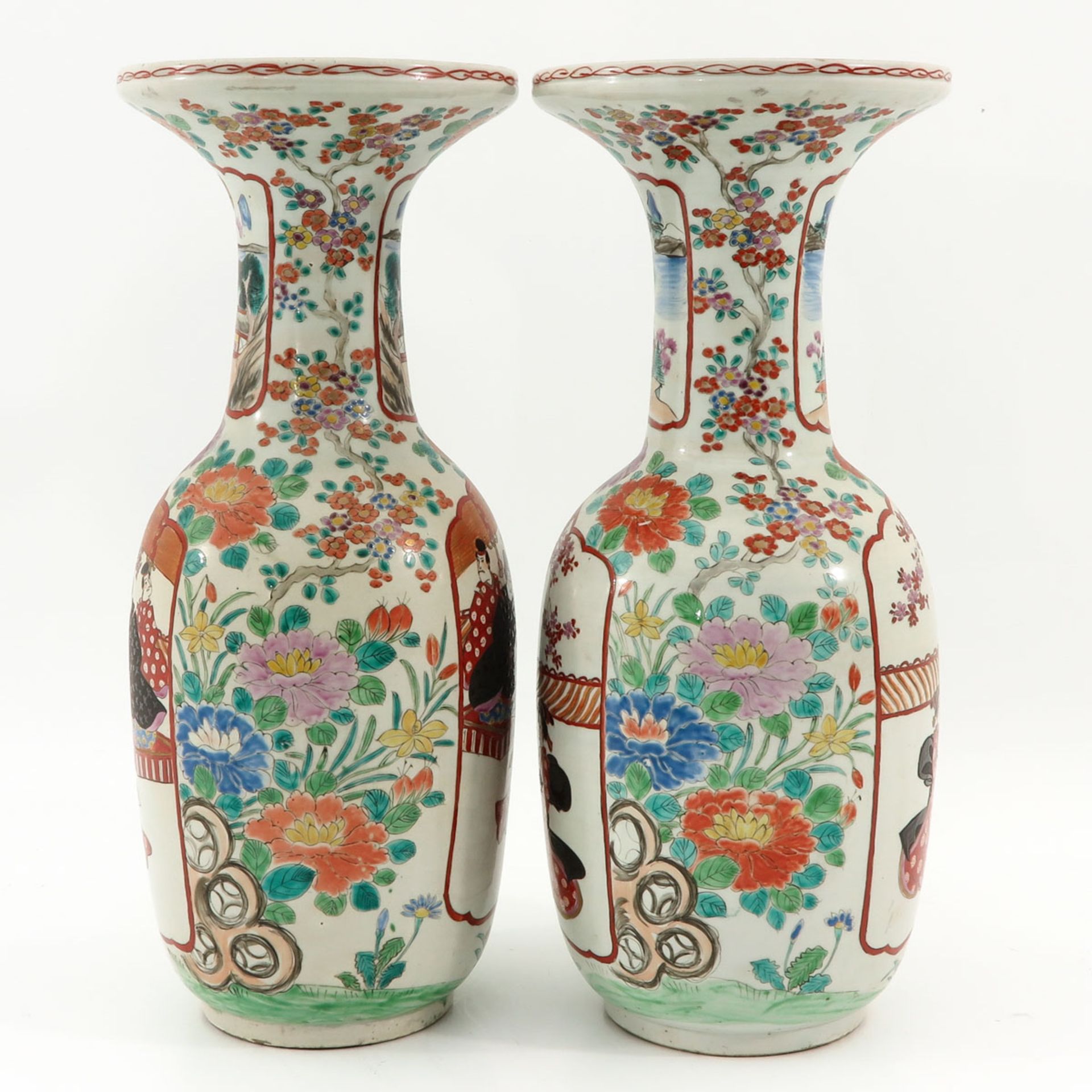 A Pair of Japanese Vases - Image 4 of 10