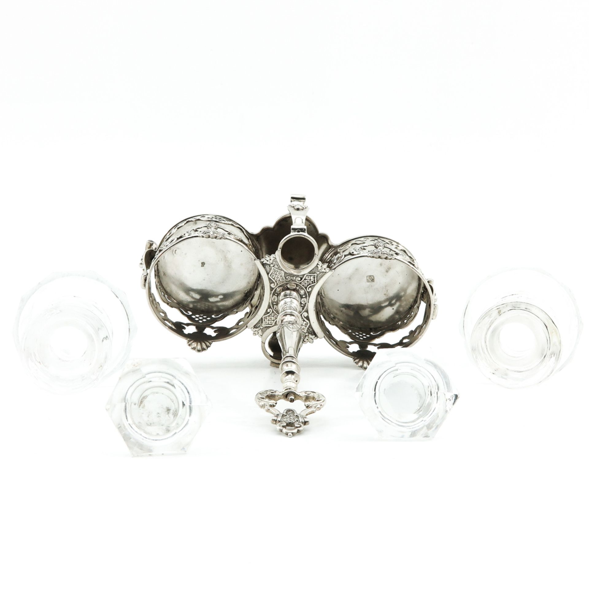 A Silver Oil and Vinegar Set - Image 5 of 10