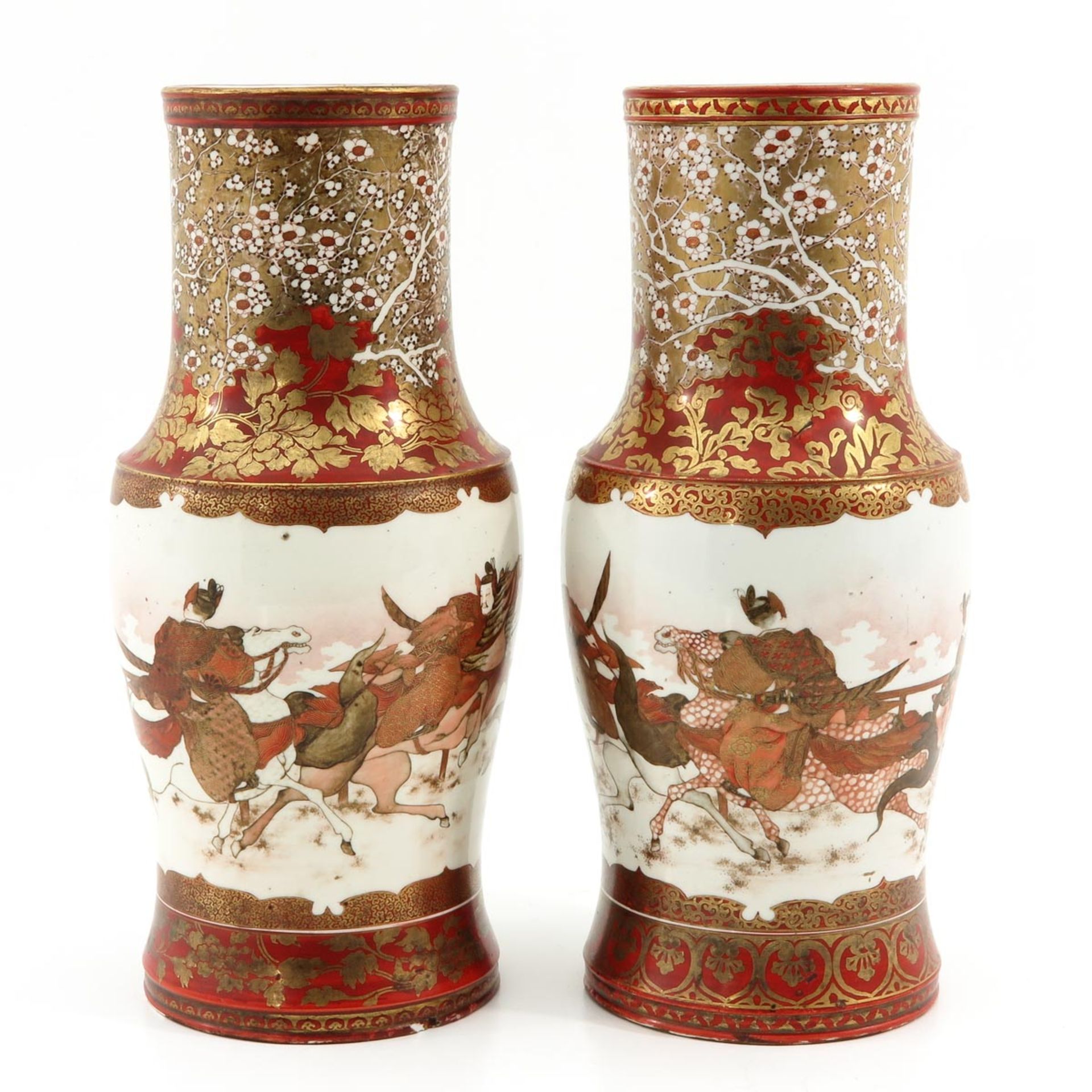 A Pair of Japanese Kutani Vases - Bild 3 aus 10