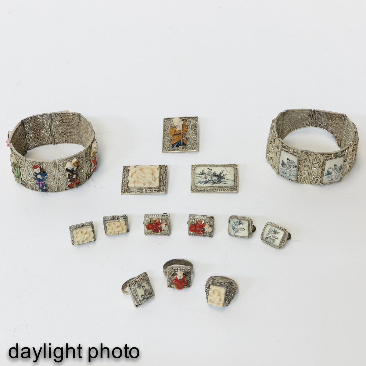 A Collection of Jewelry - Image 7 of 10