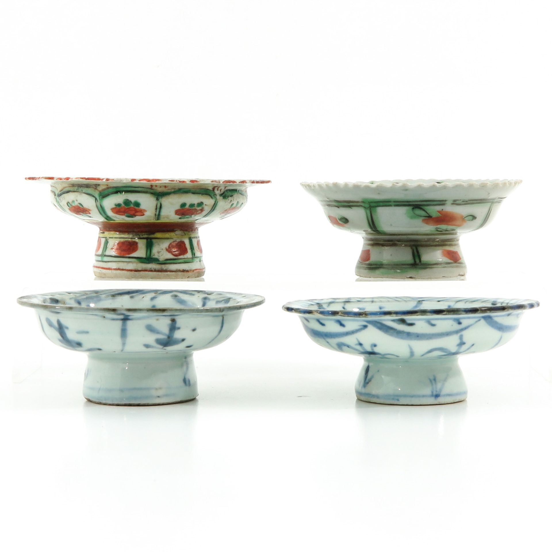 A Collection of 4 Stemmed Bowls - Image 2 of 10