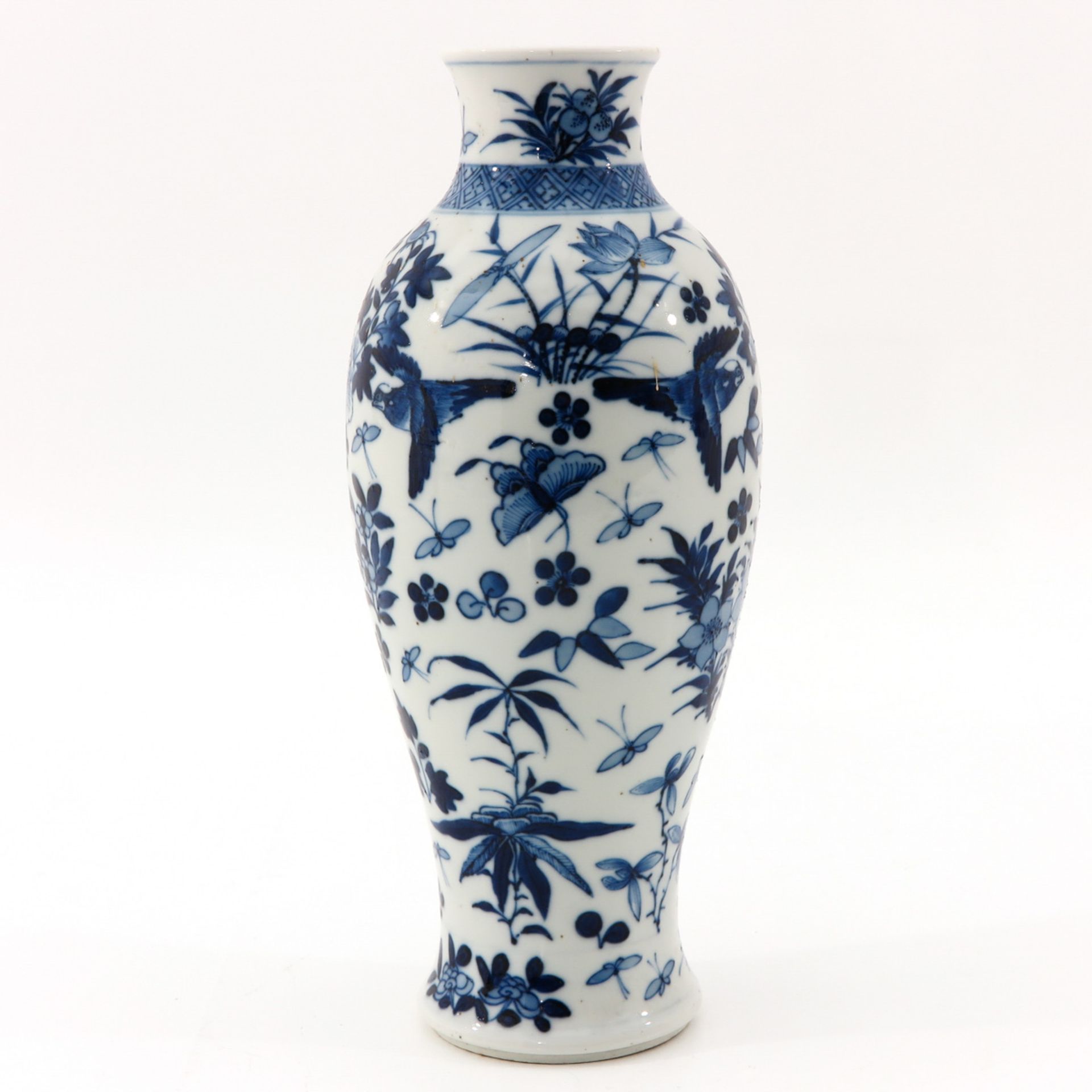 A Blue and White Vase - Image 4 of 9