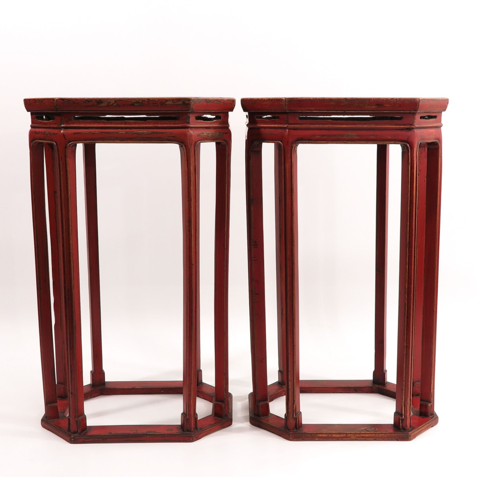 A Pair of Chinese Lacquer Side Tables - Bild 3 aus 10