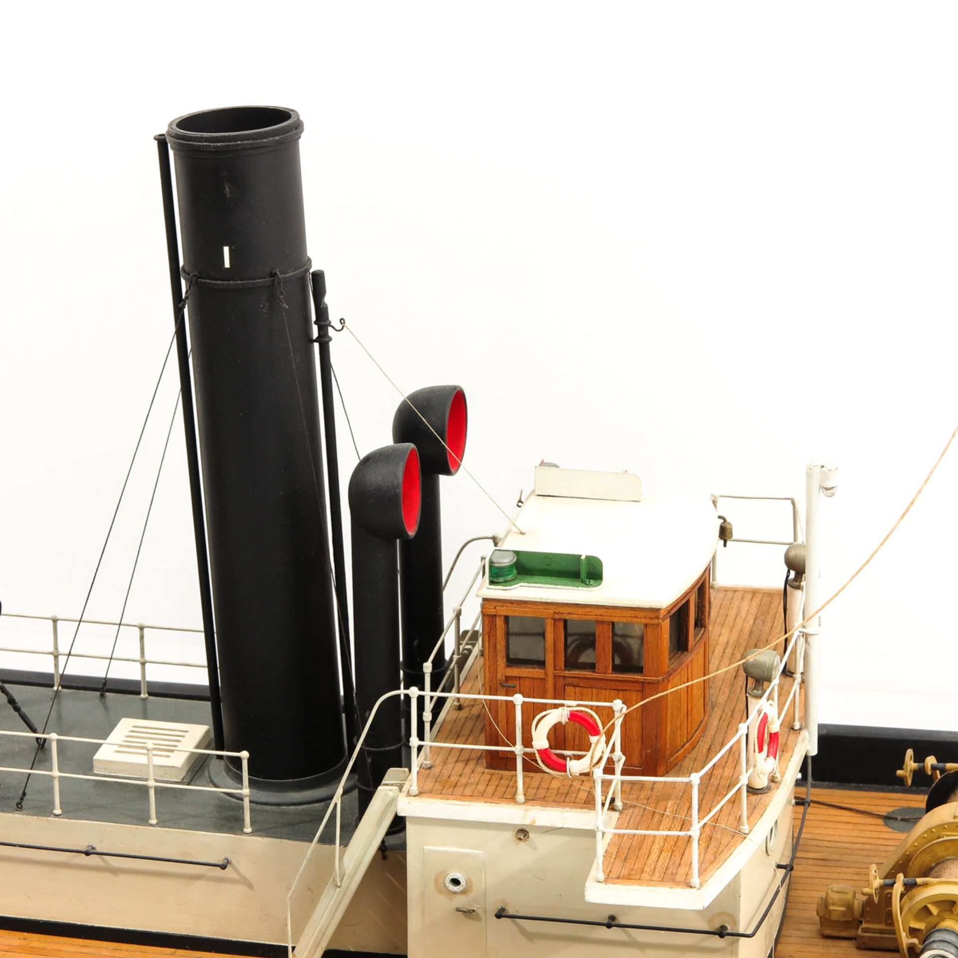 A Wood and Plastic Model Ship - Bild 6 aus 7