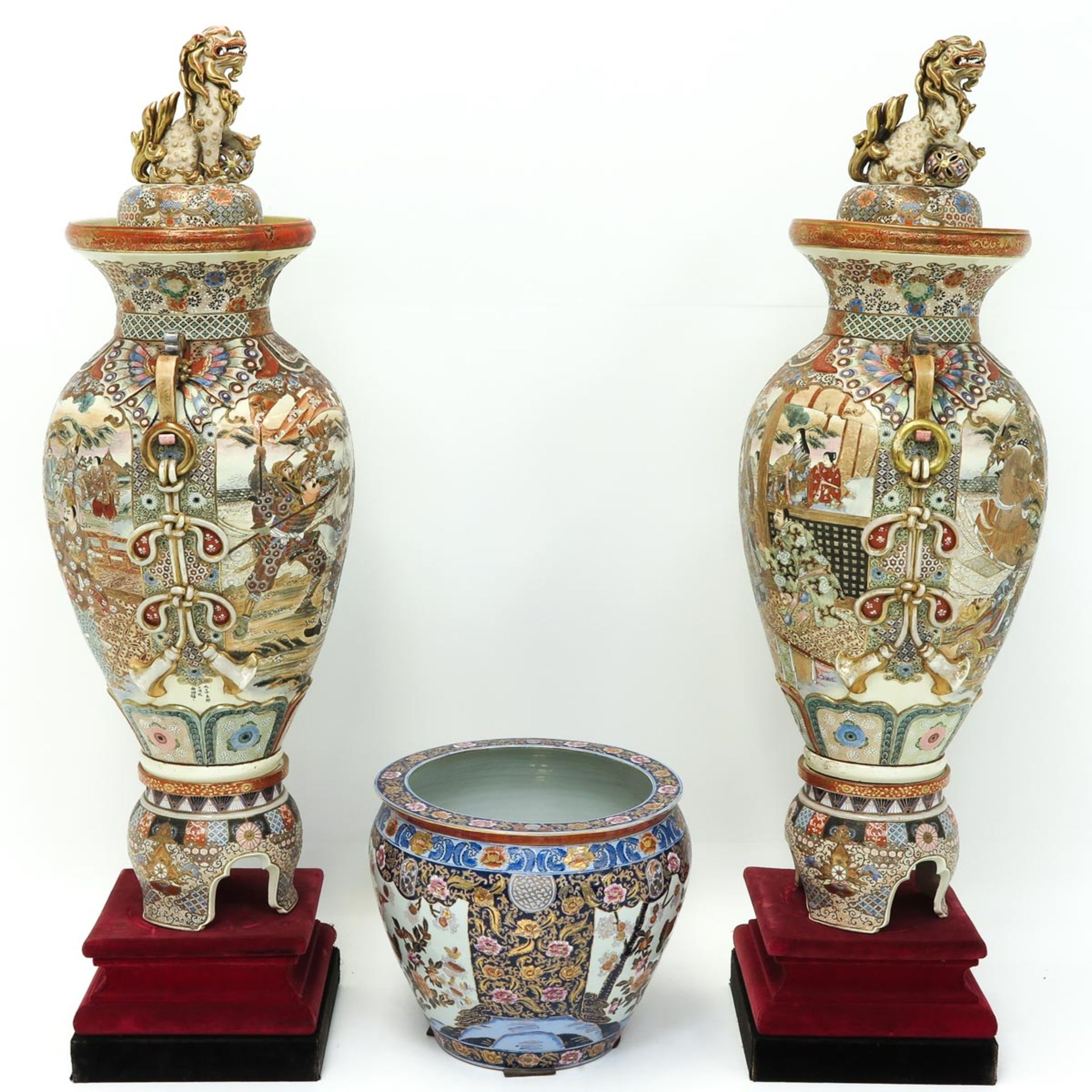 A Collection of Satsuma Porcelain - Bild 4 aus 10