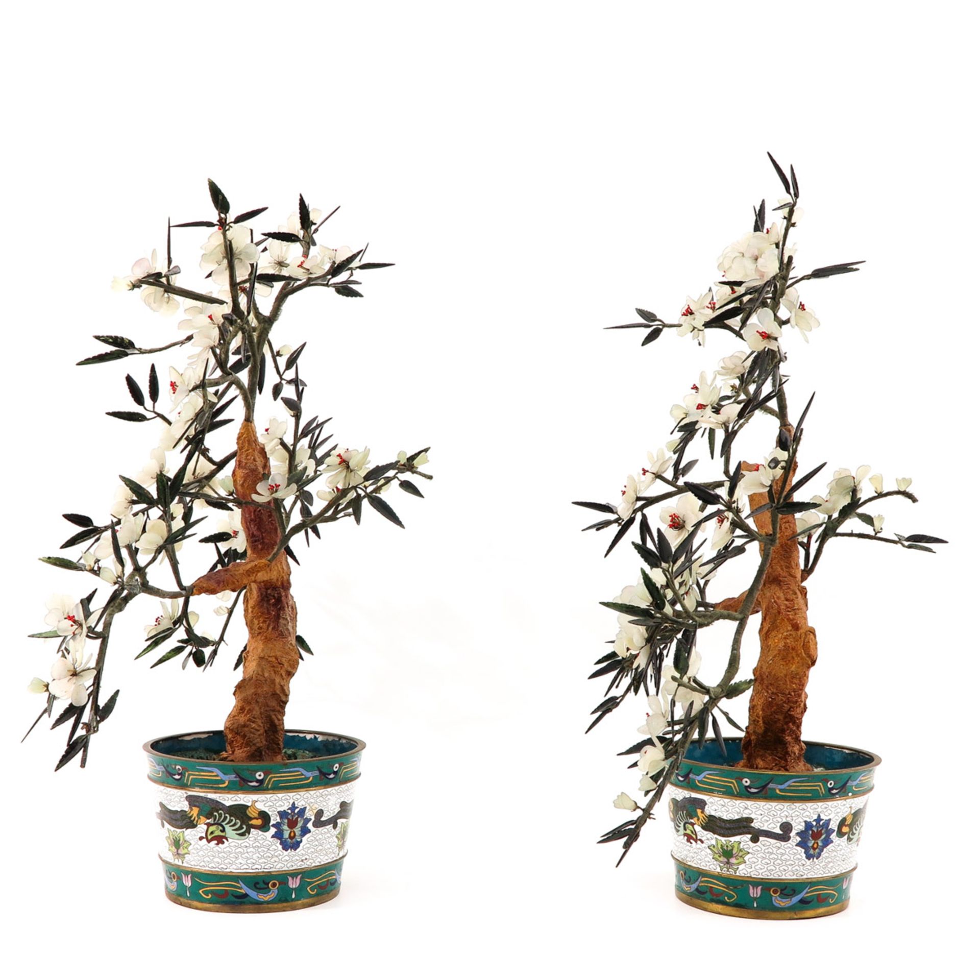 A Pair of Jade Floral Arrangements - Bild 2 aus 10