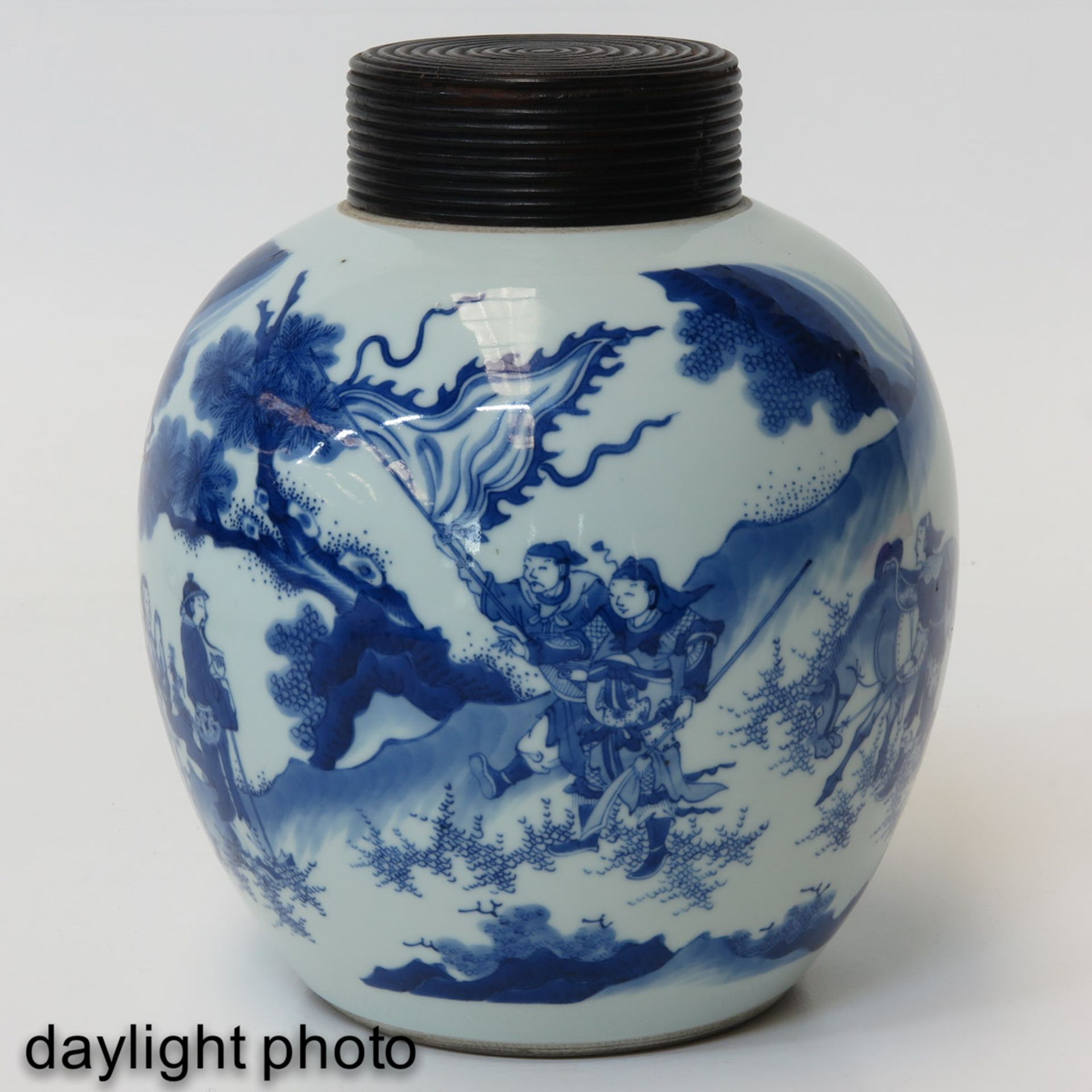 A Blue and White Ginger Jar - Bild 7 aus 9