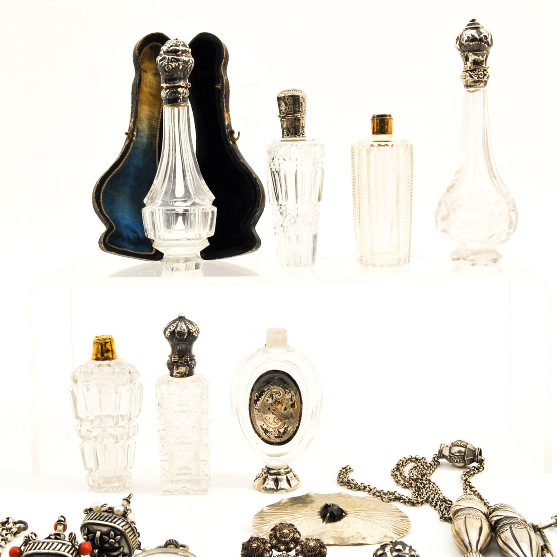 A Collection of 19th Century Perfume Bottles - Image 4 of 4