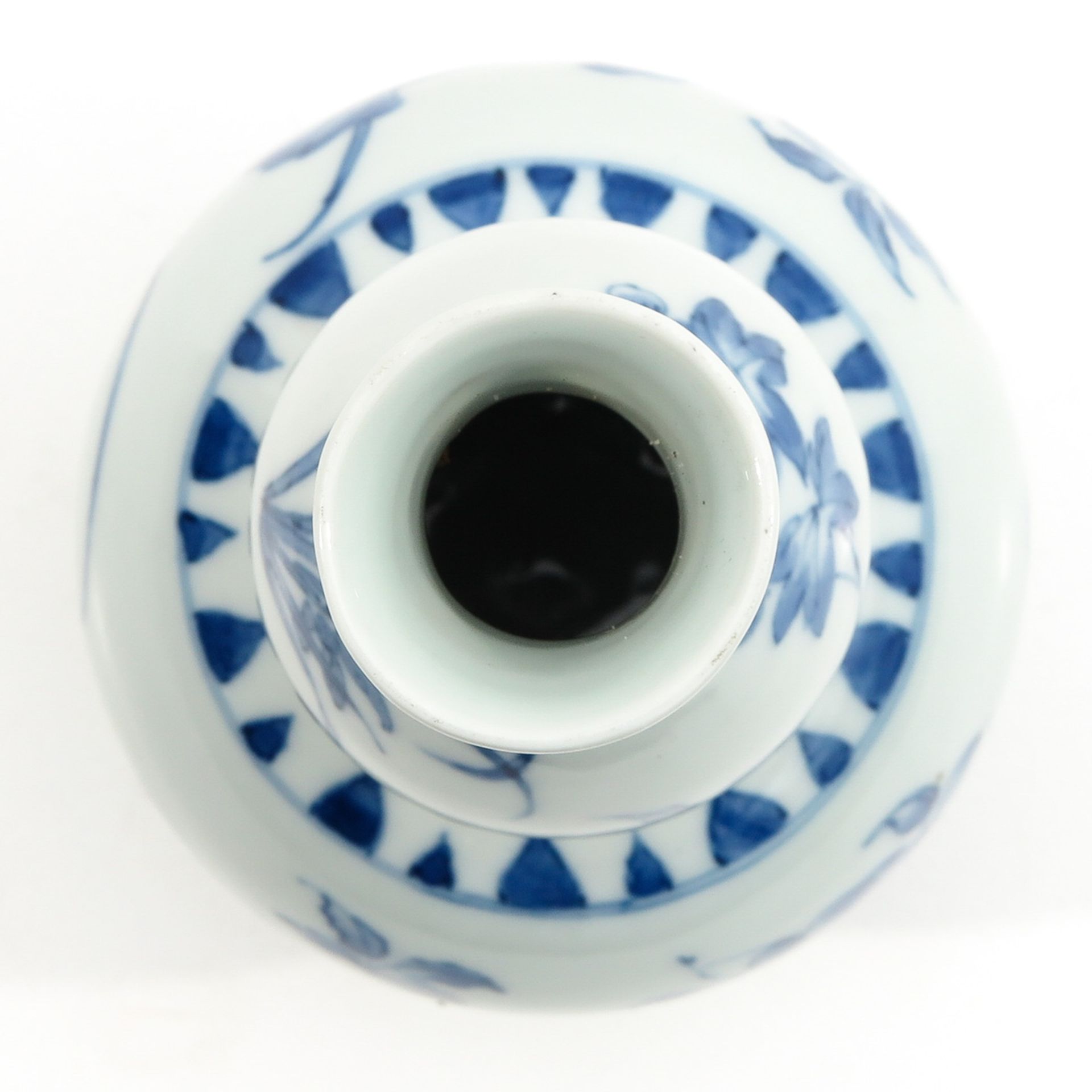 A Blue and White Gourd Vase - Bild 5 aus 9