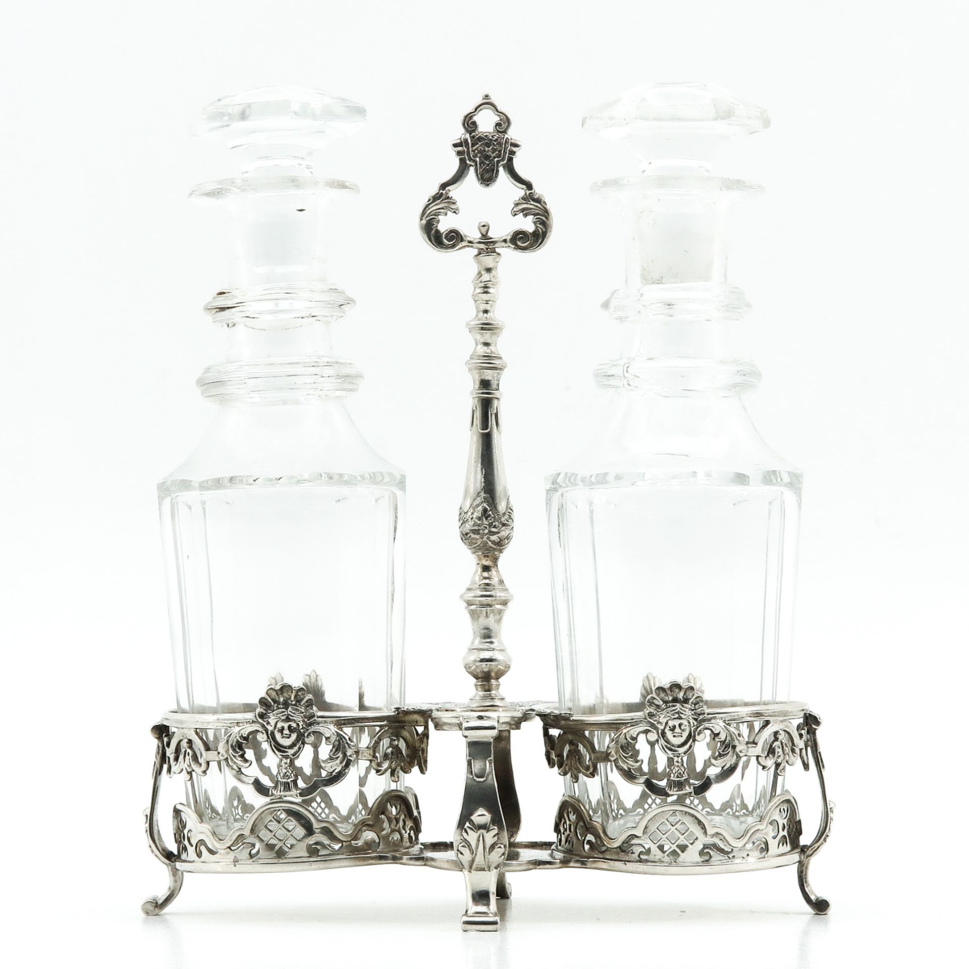 A Silver Oil and Vinegar Set - Image 3 of 10