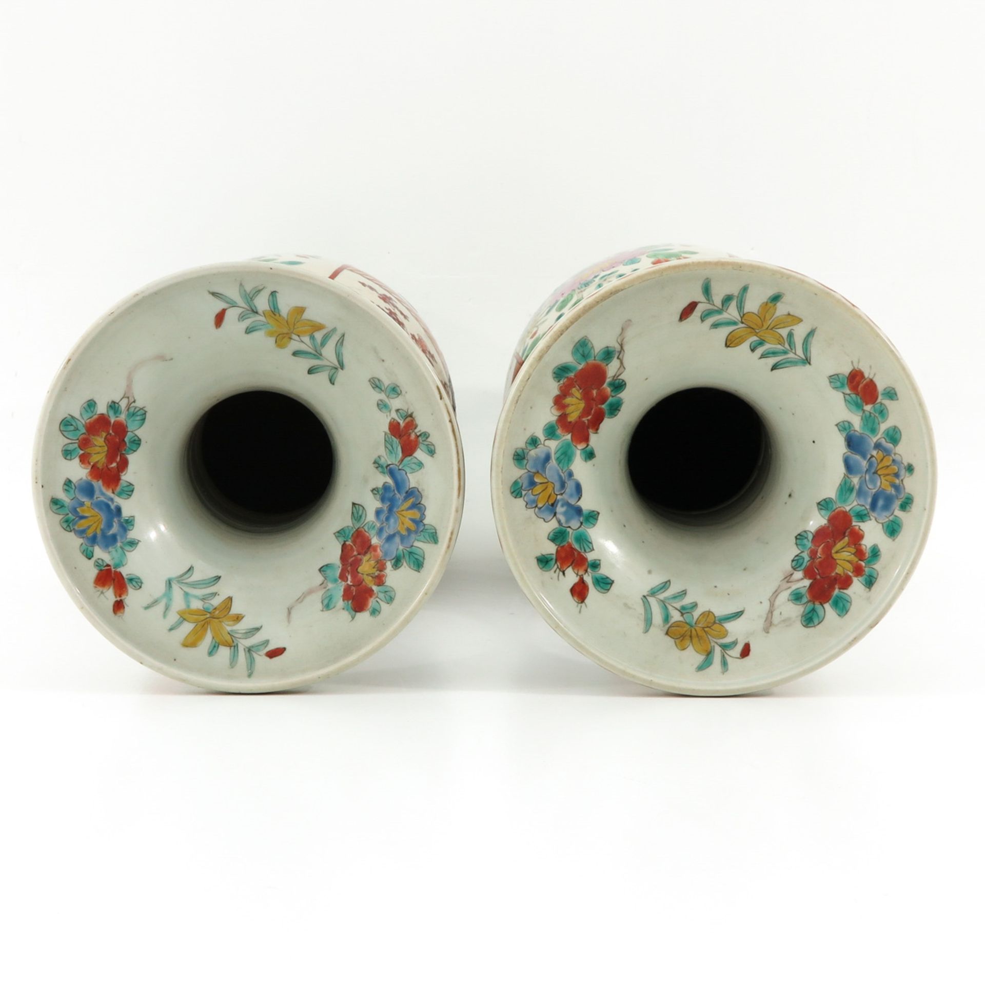 A Pair of Japanese Vases - Image 5 of 10