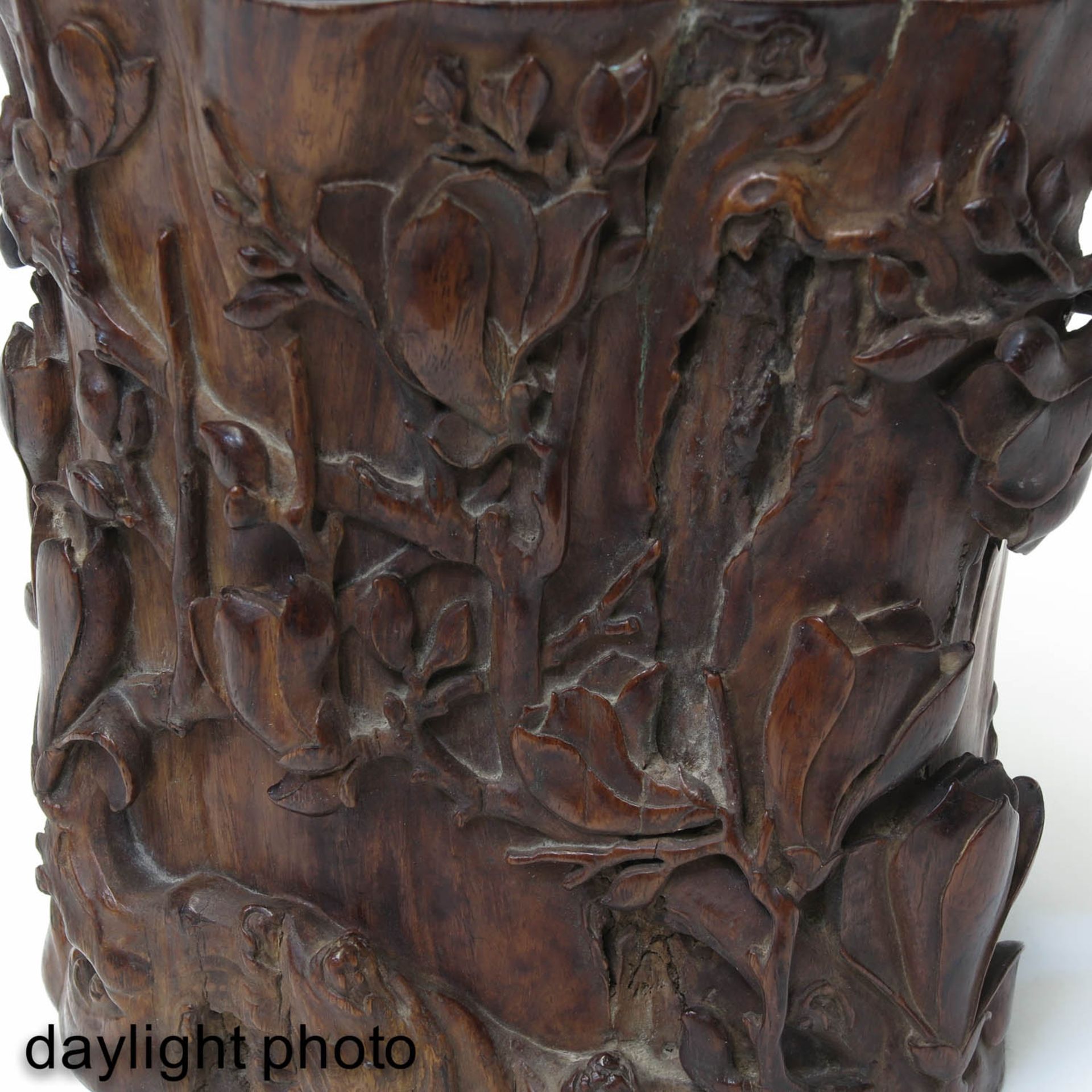 A Carved Wood Brush Pot - Bild 9 aus 9
