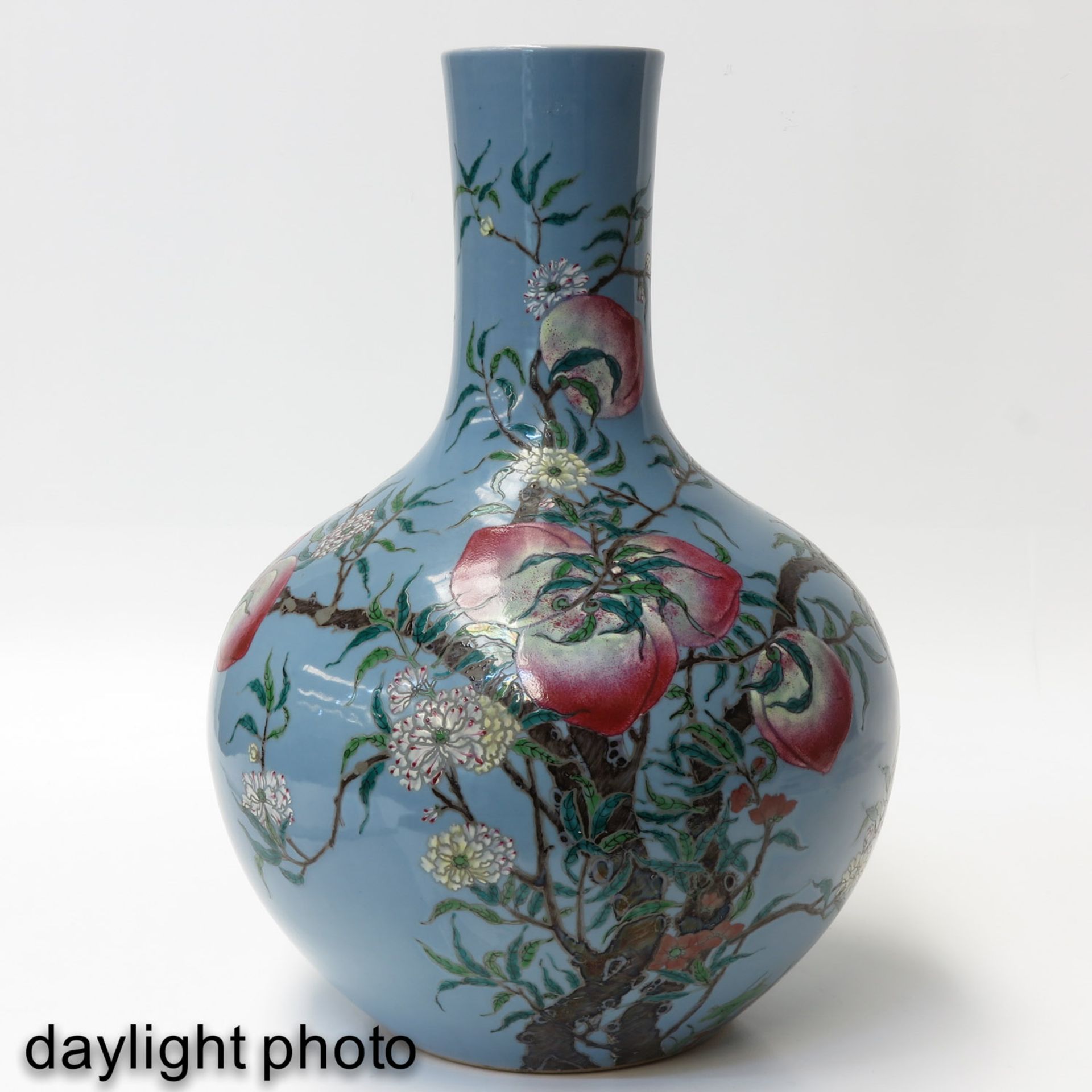 A Peach Decor Bottle Vase - Image 7 of 10