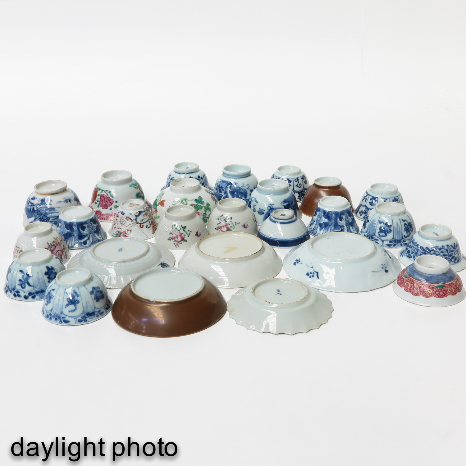 A Diverse Collection of Porcelain - Image 10 of 10