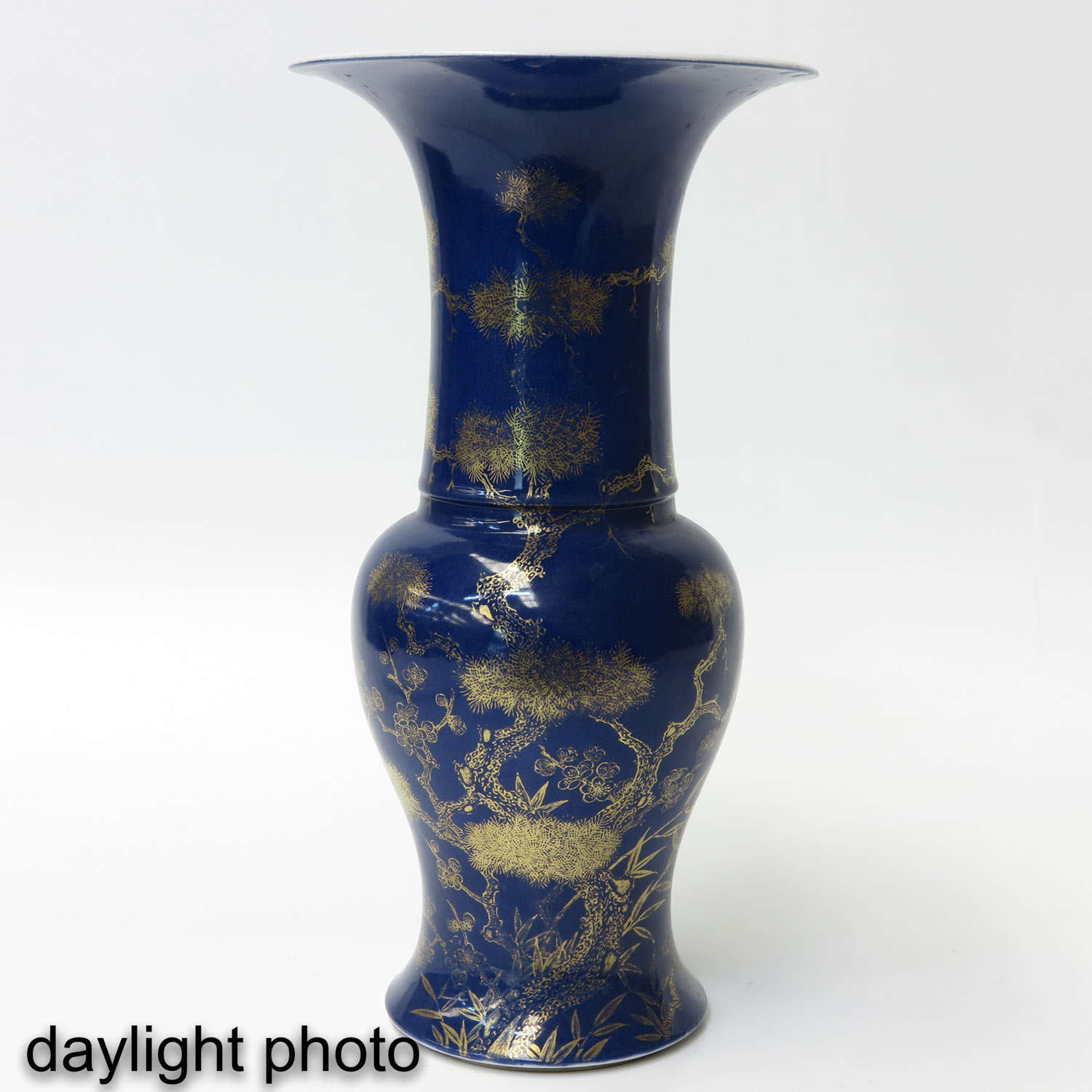 A Powder Blue and Gilt Decor Vase - Image 7 of 10