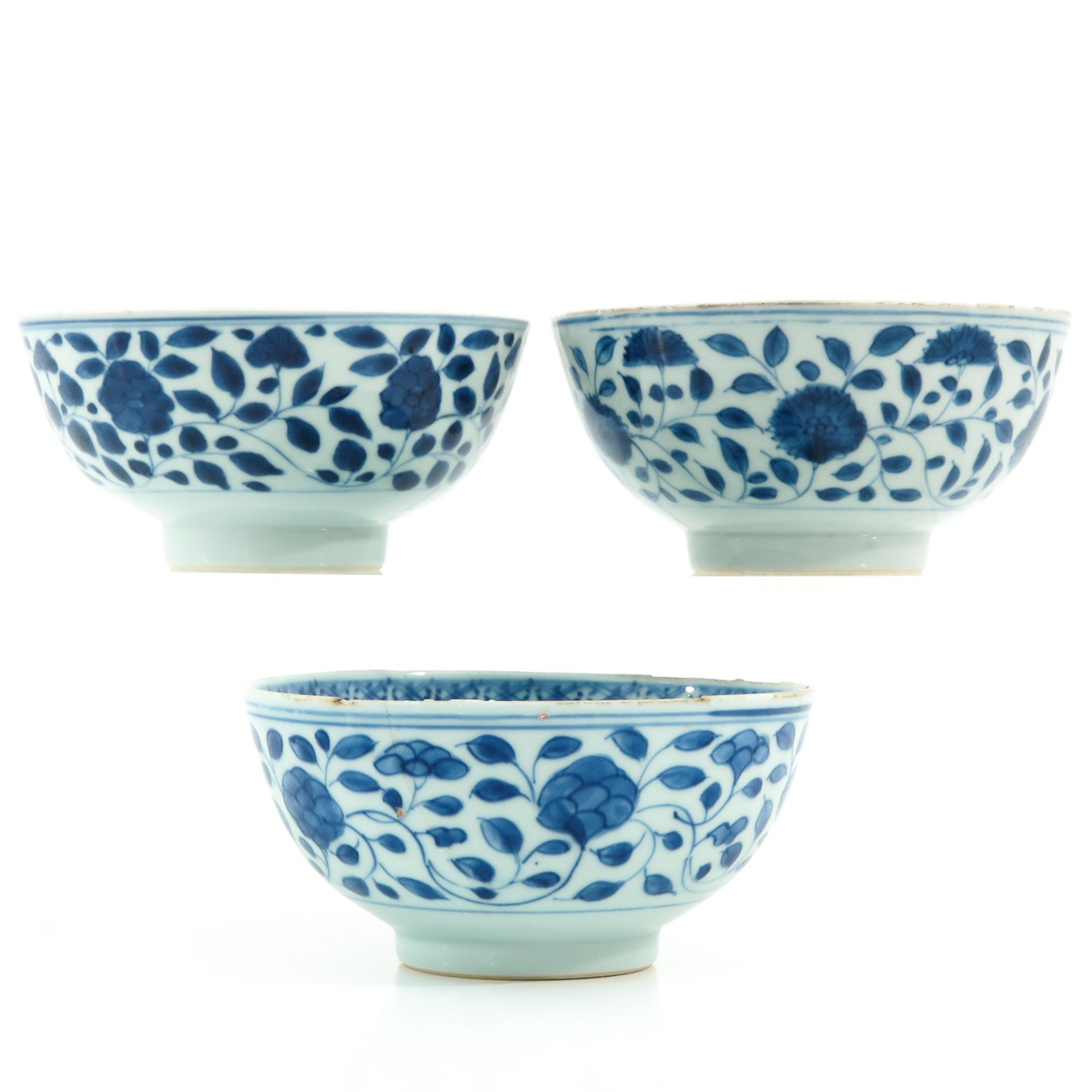 A Series of 3 Blue and White Bowls - Image 4 of 9
