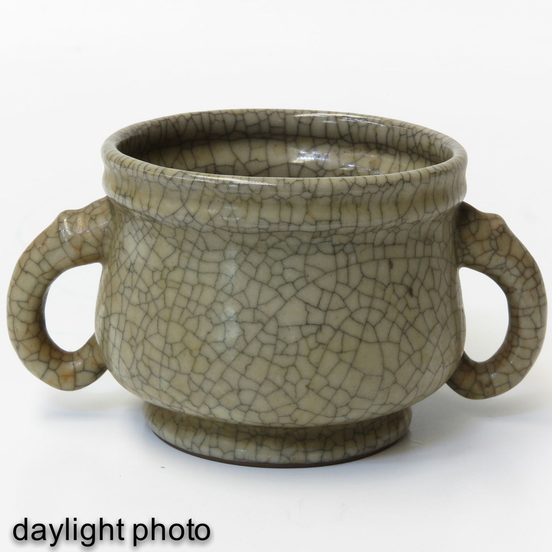 A Crackle Decor Vase with Handles - Image 7 of 9
