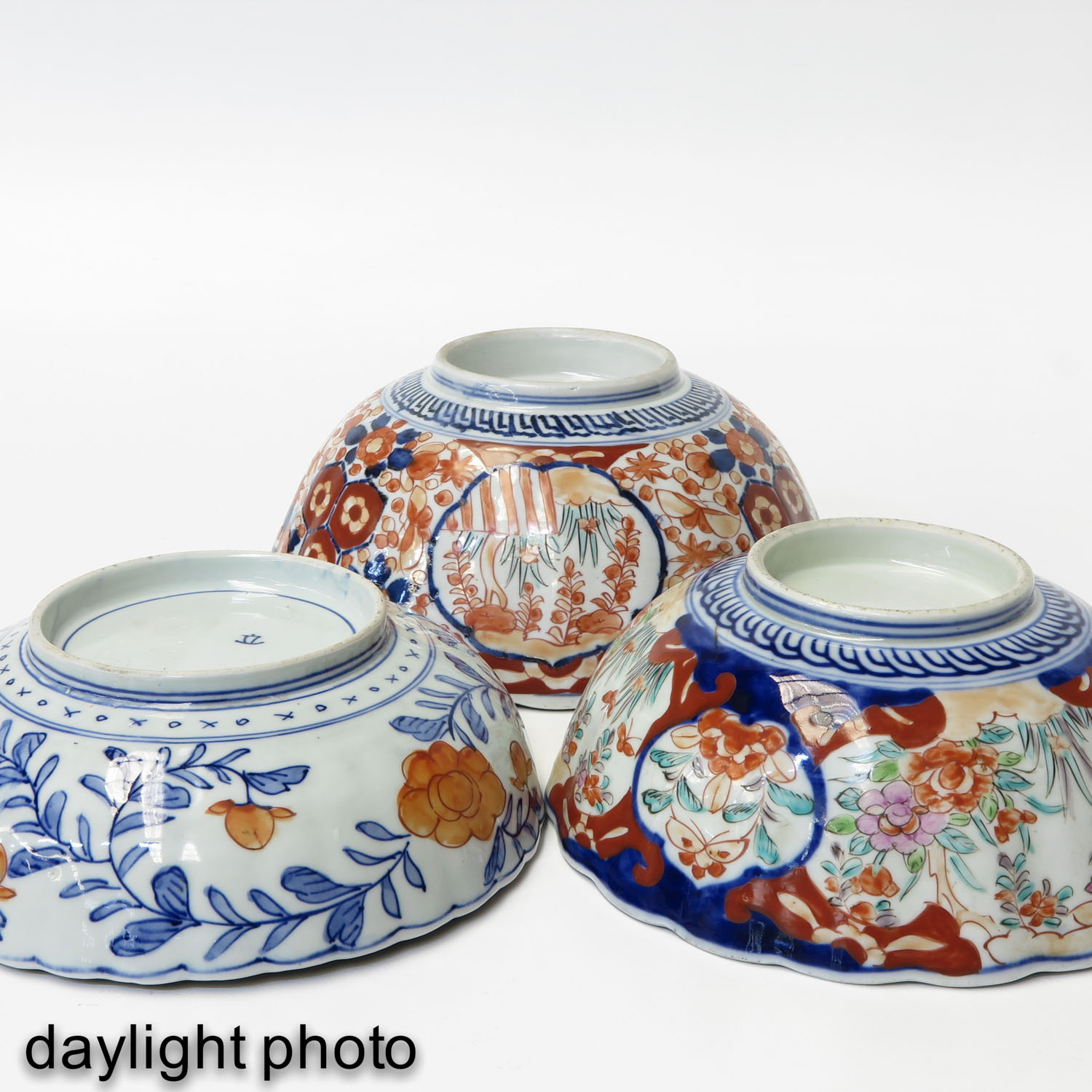 A Series of 3 Imari Bowls - Image 8 of 10