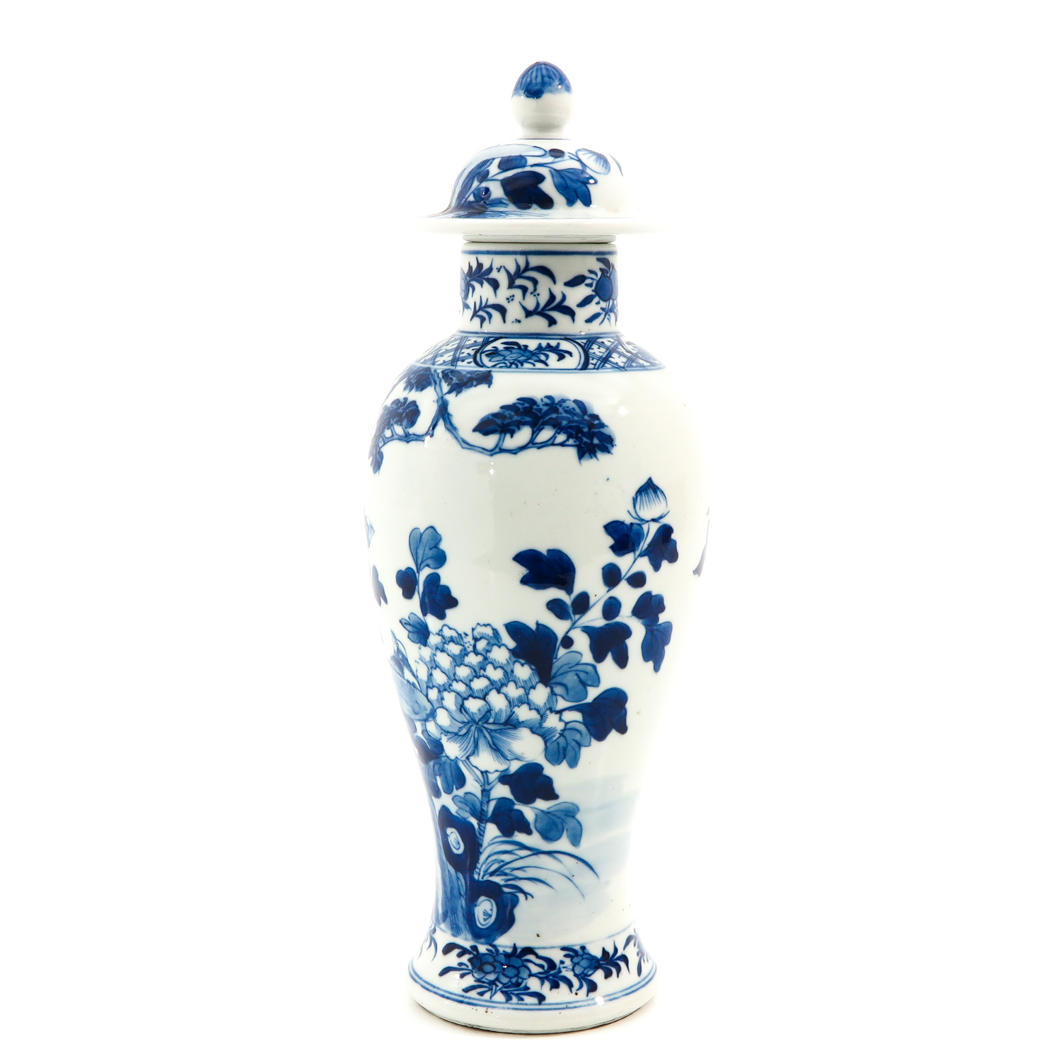 A Blue and White Covered Vase - Image 2 of 9