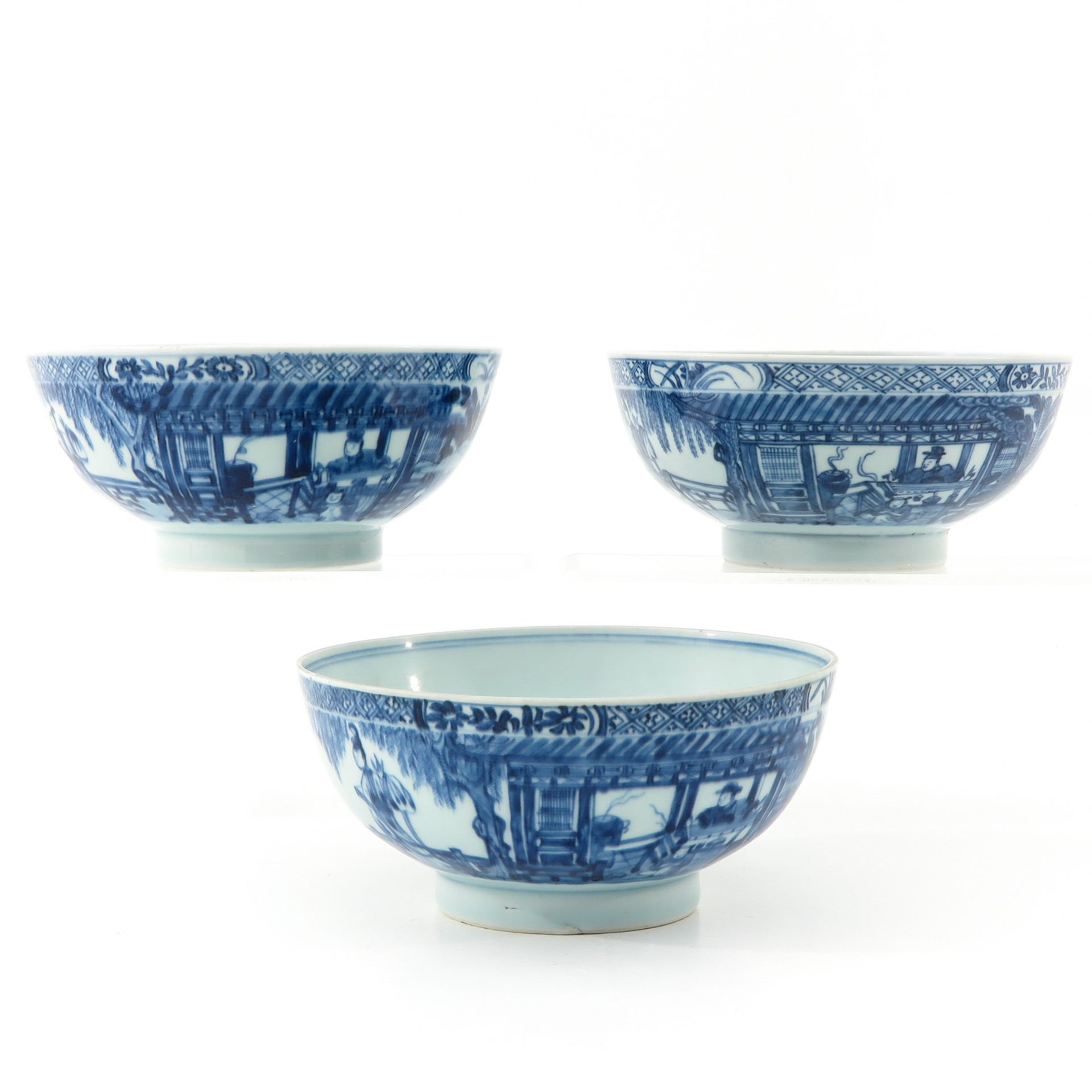 A Series of 3 Blue and White Bowls - Bild 2 aus 10