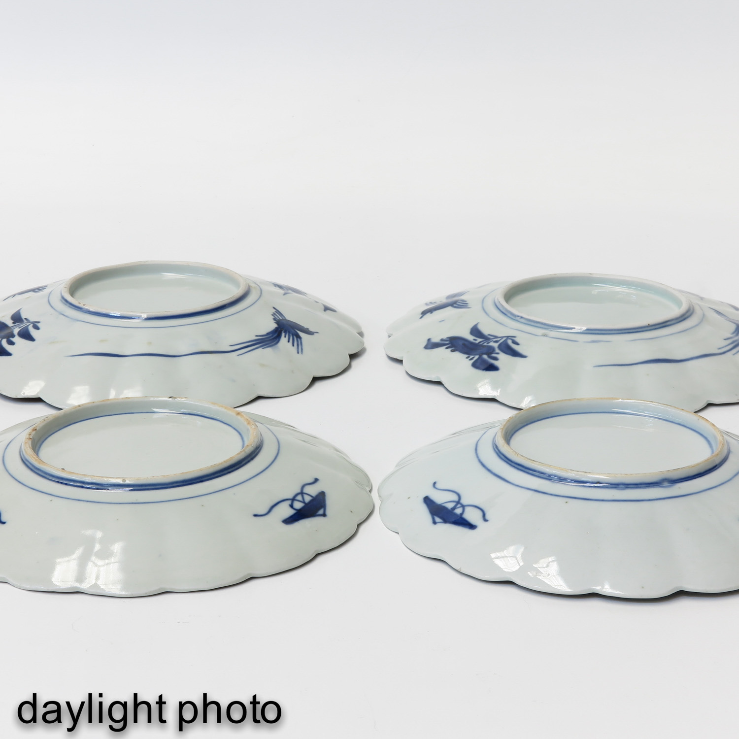 A Collection of 4 Imari Plates - Image 8 of 10