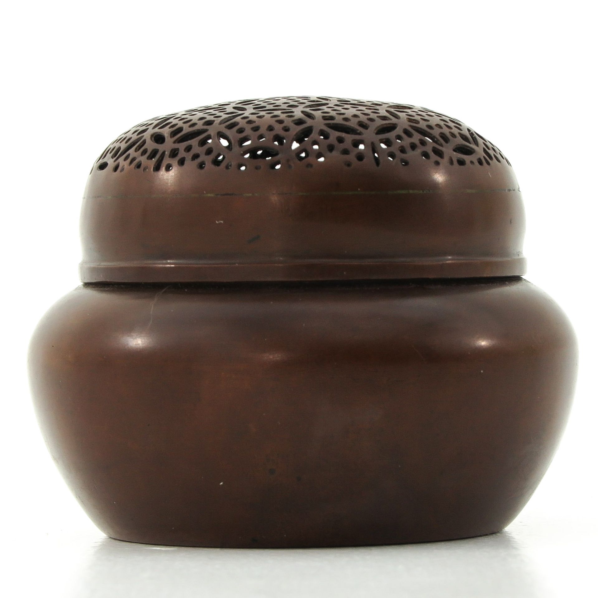 A Bronze Jar with Cover - Bild 3 aus 10