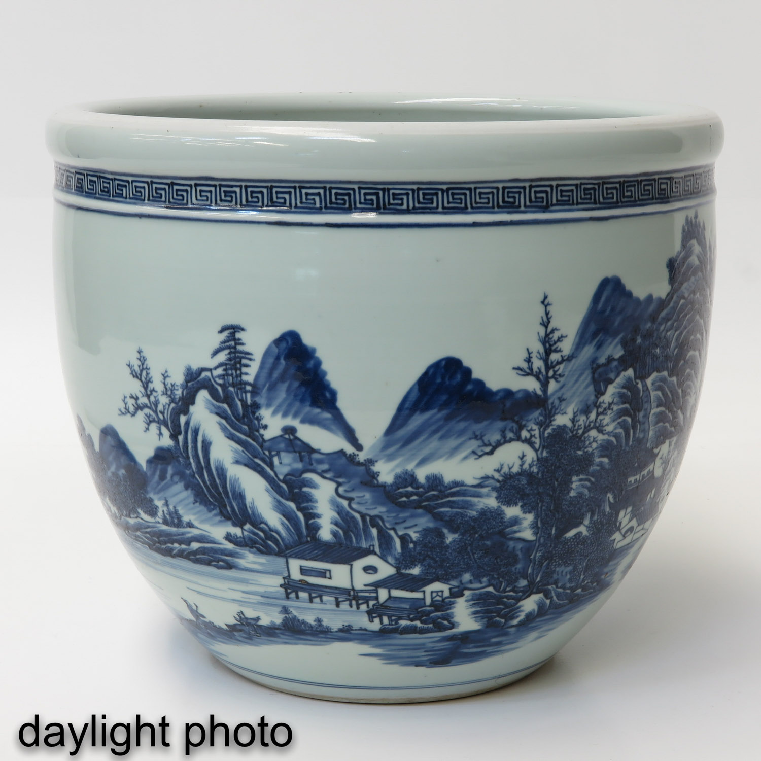 A Blue and White Fish Bowl - Image 7 of 9