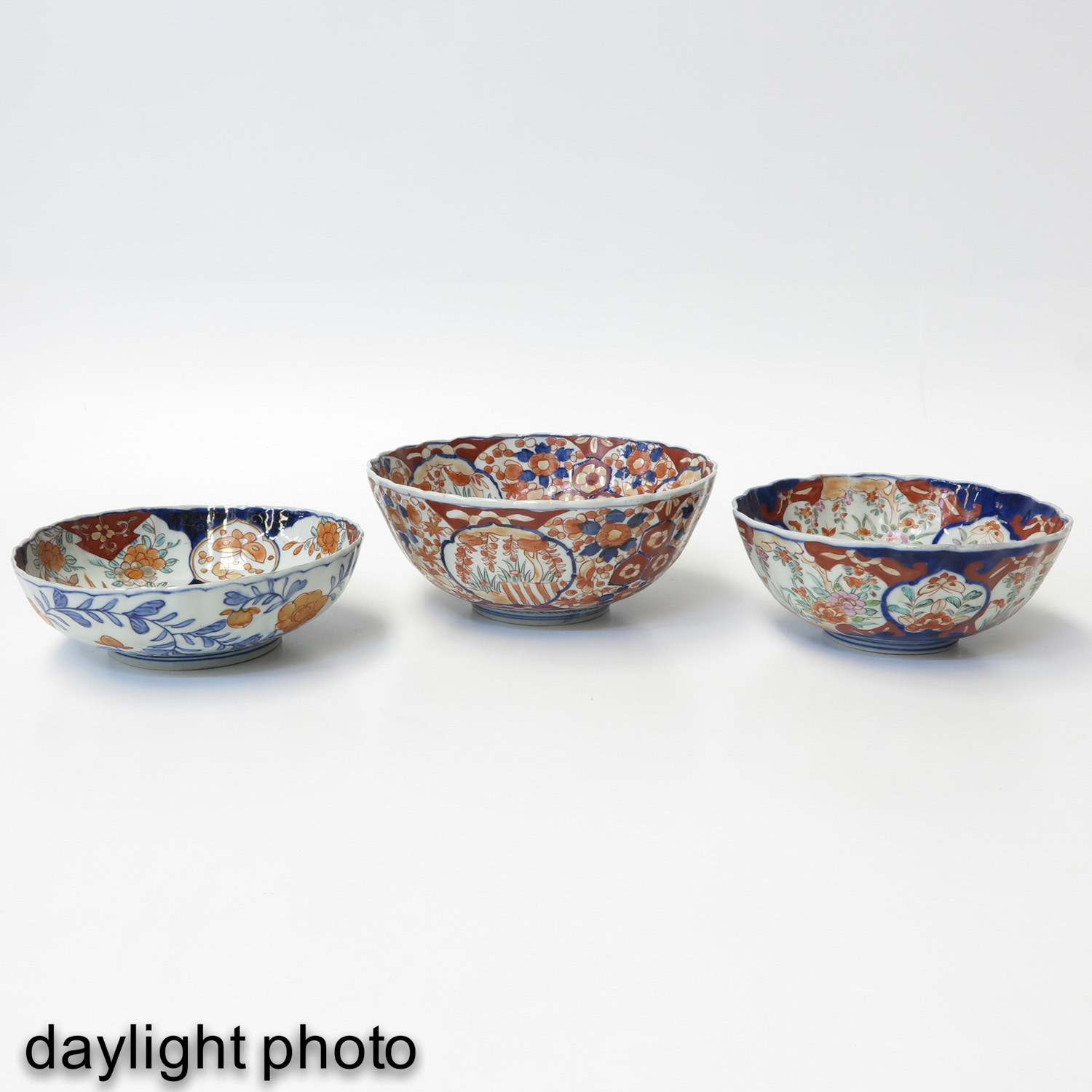 A Series of 3 Imari Bowls - Image 7 of 10