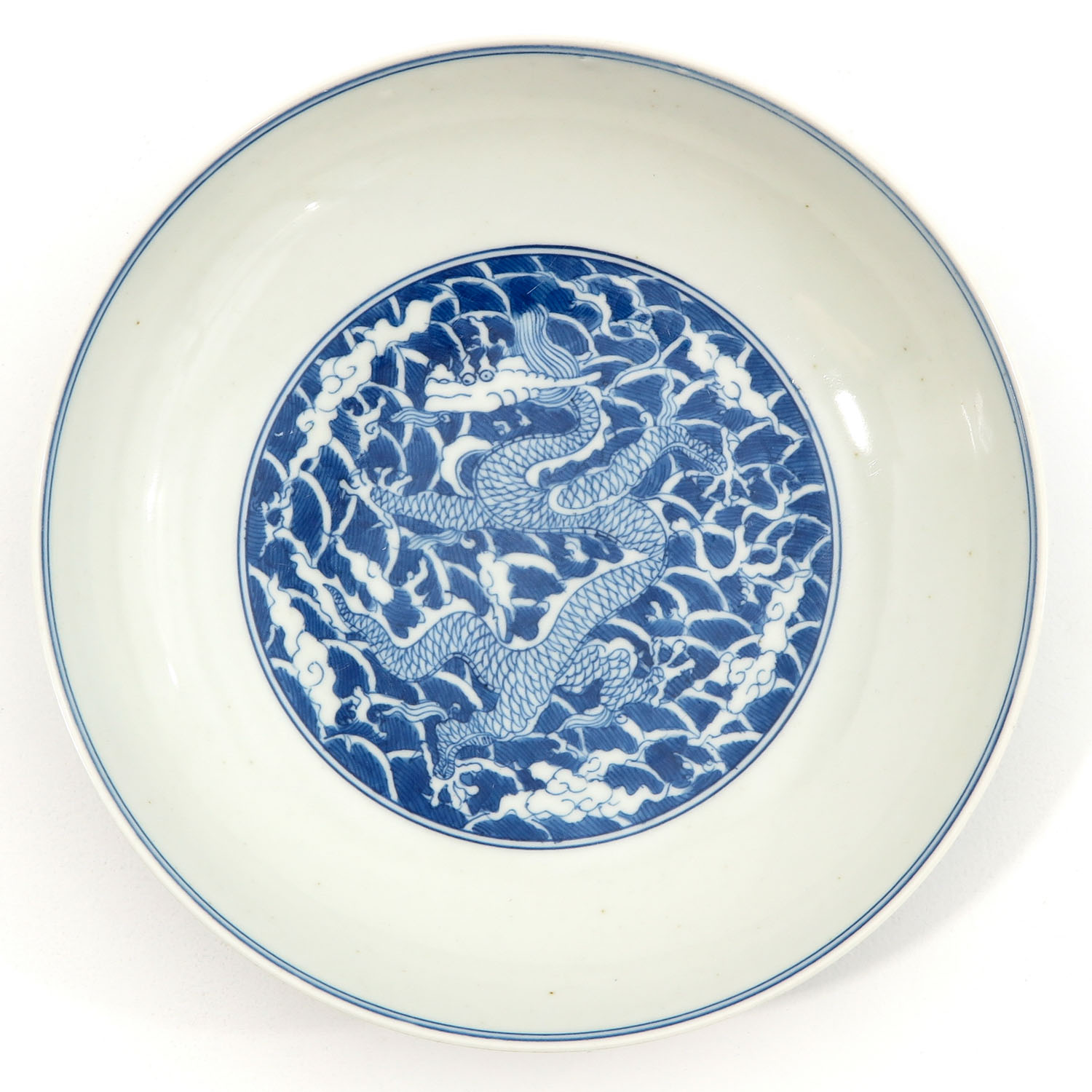 A Lot of 3 Blue and White Plates - Image 5 of 10