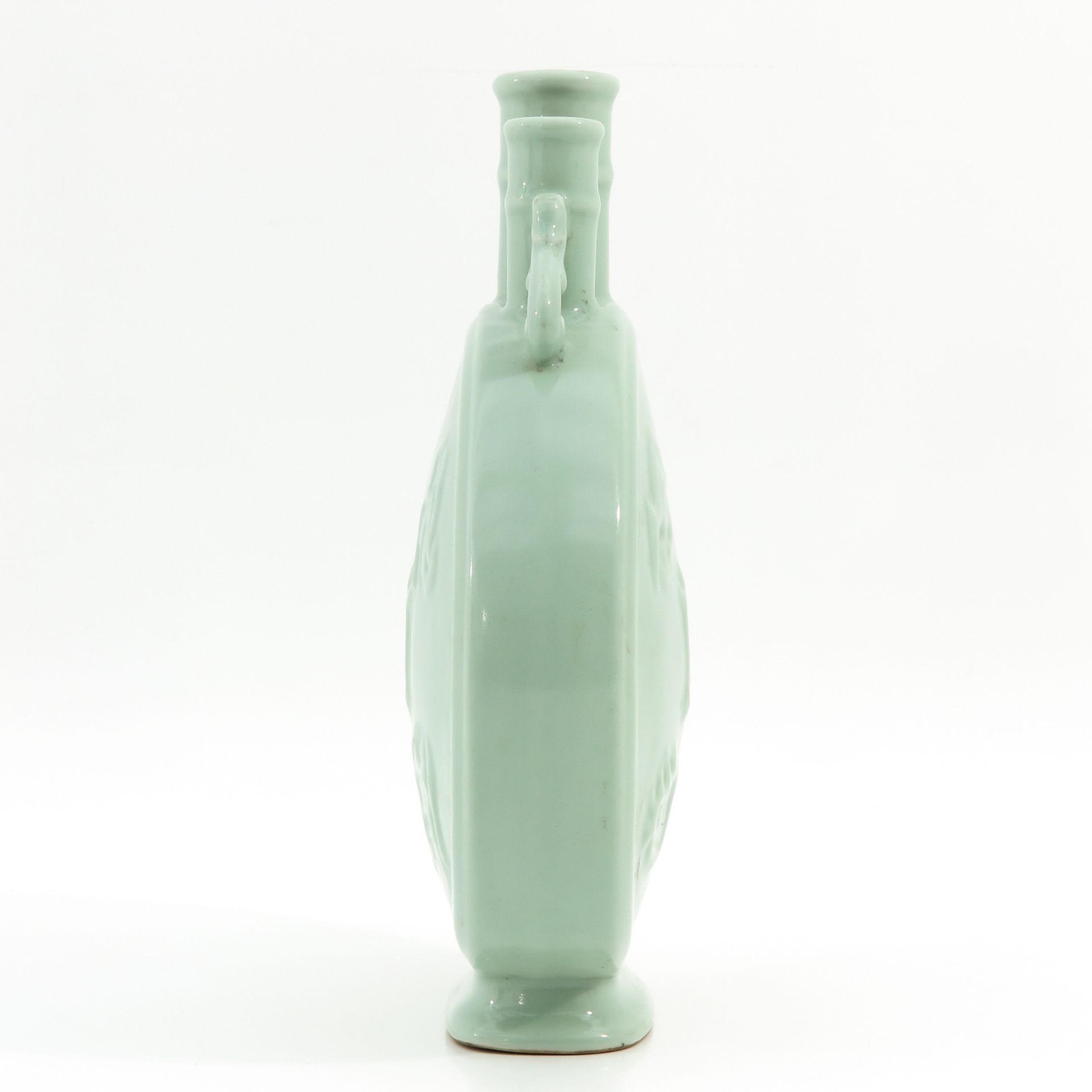 A Celadon Moon Bottle Vase - Bild 2 aus 10