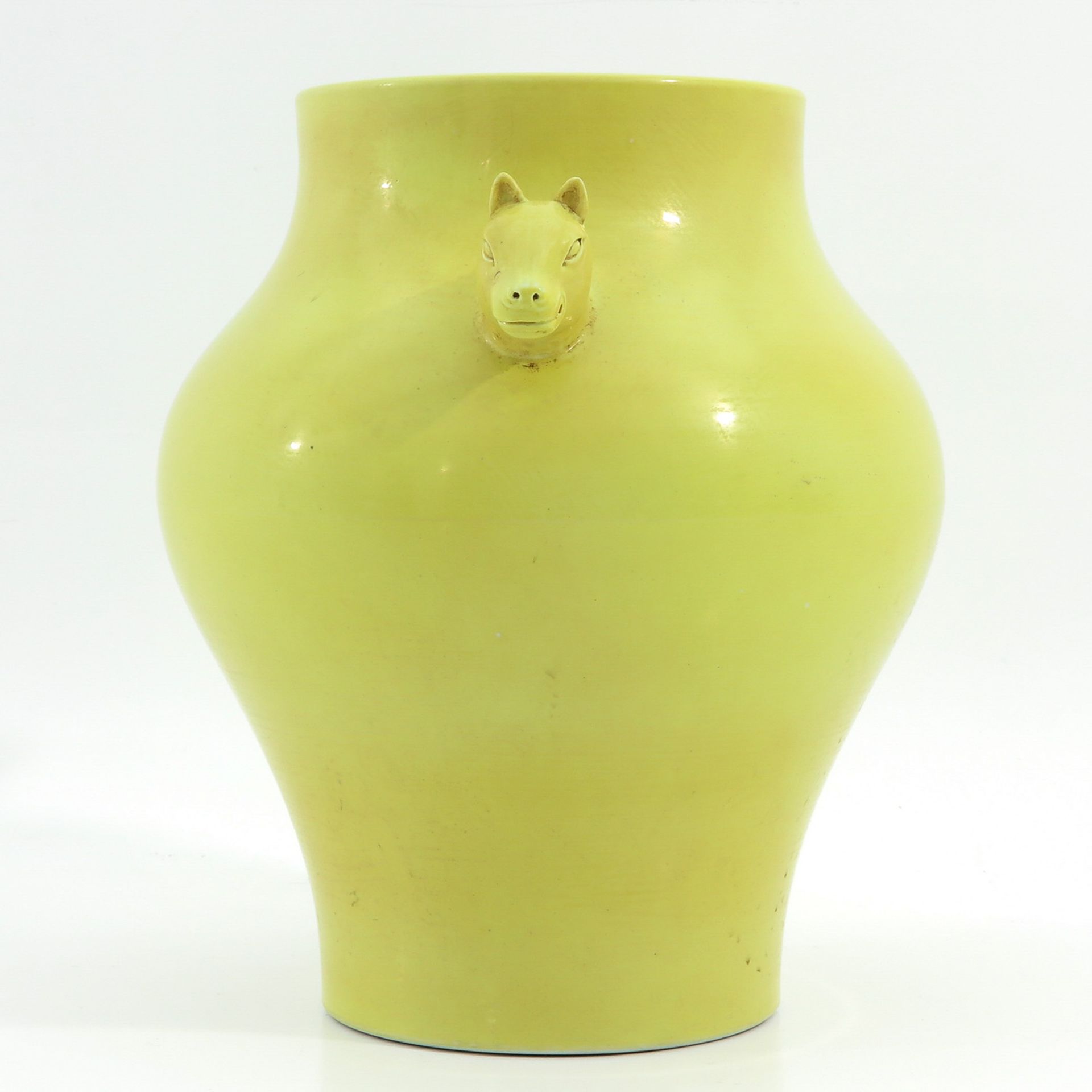 A Yellow Glazed Vase - Bild 2 aus 9