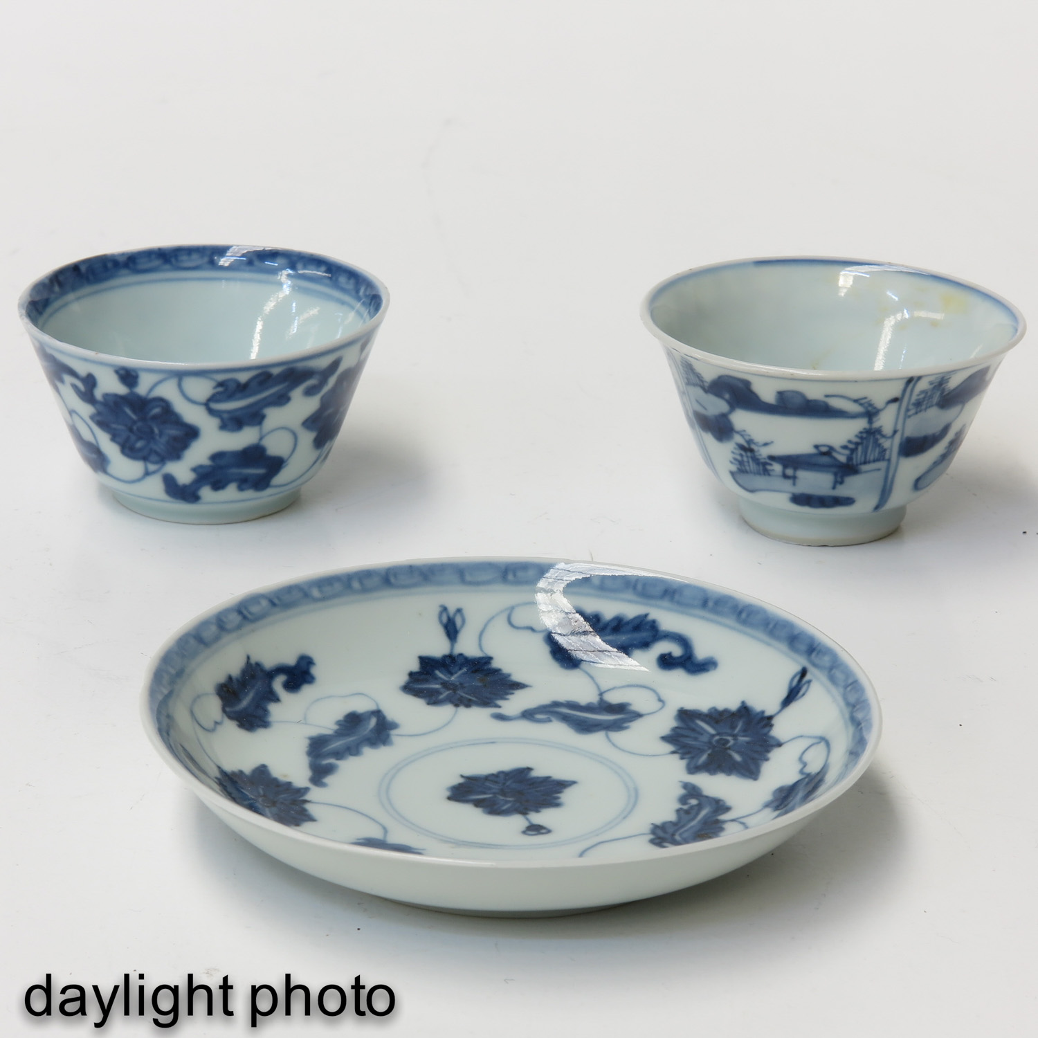 A Set of 5 Cups and Saucers - Image 8 of 9