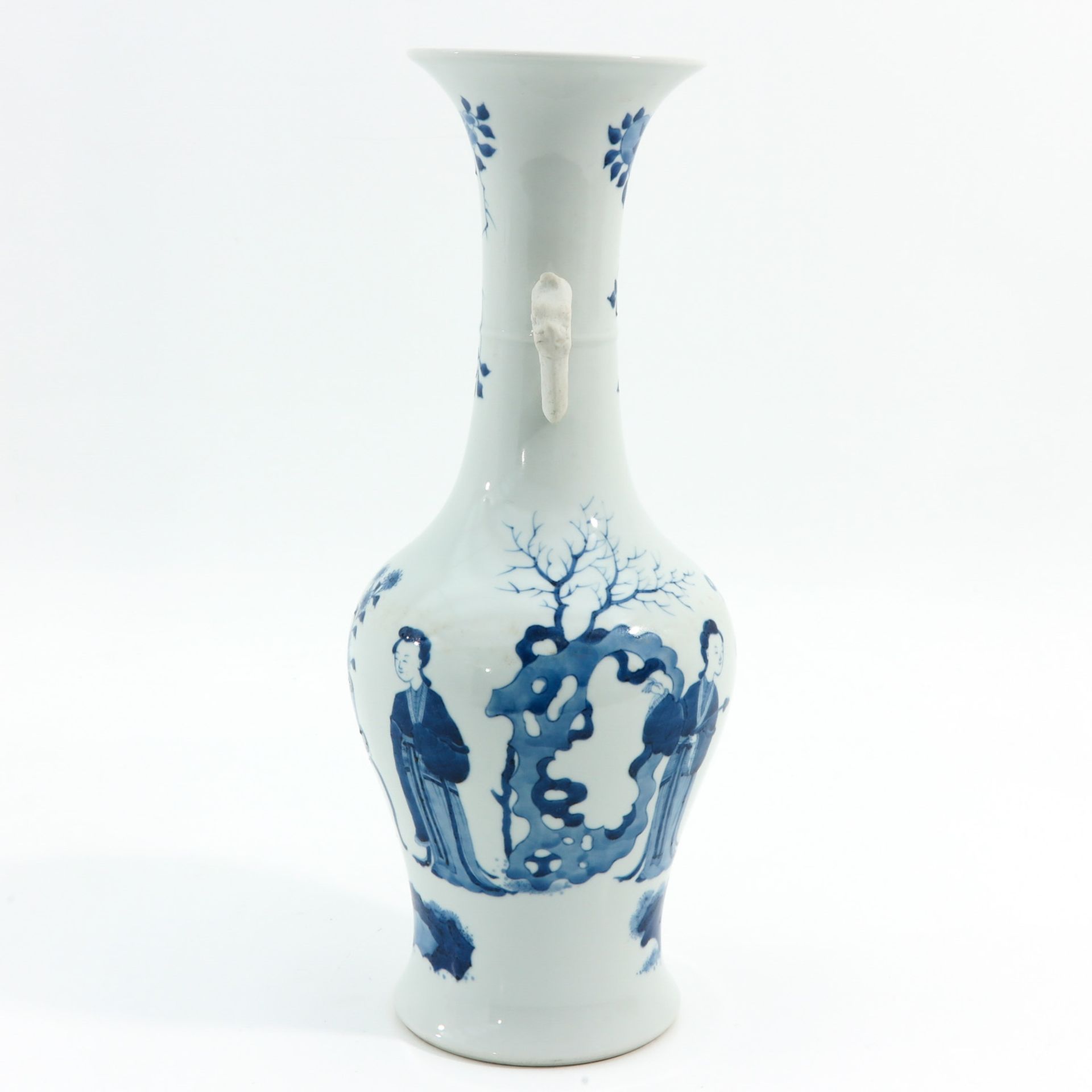 A Blue and White Vase - Bild 4 aus 9