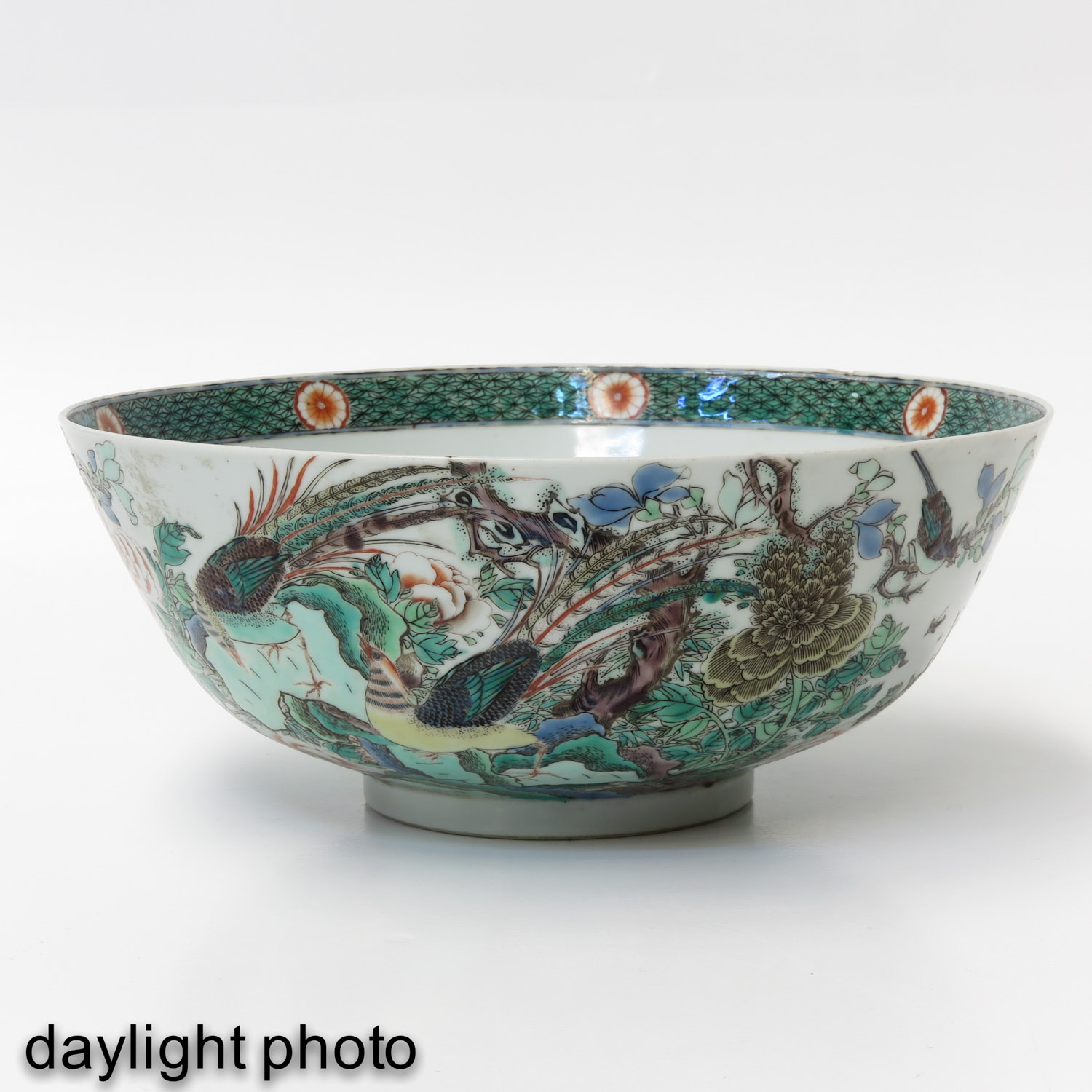 A Famille Verte Bowl - Image 7 of 9