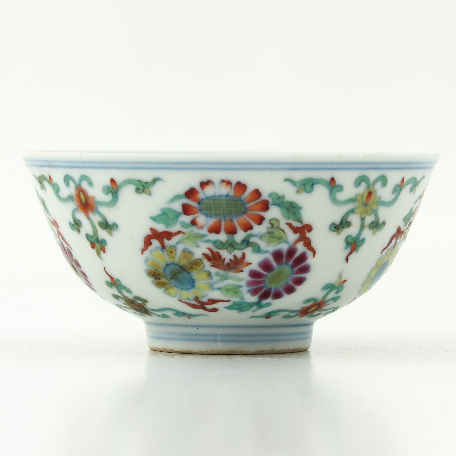 A Doucai Decor Cup - Image 2 of 10