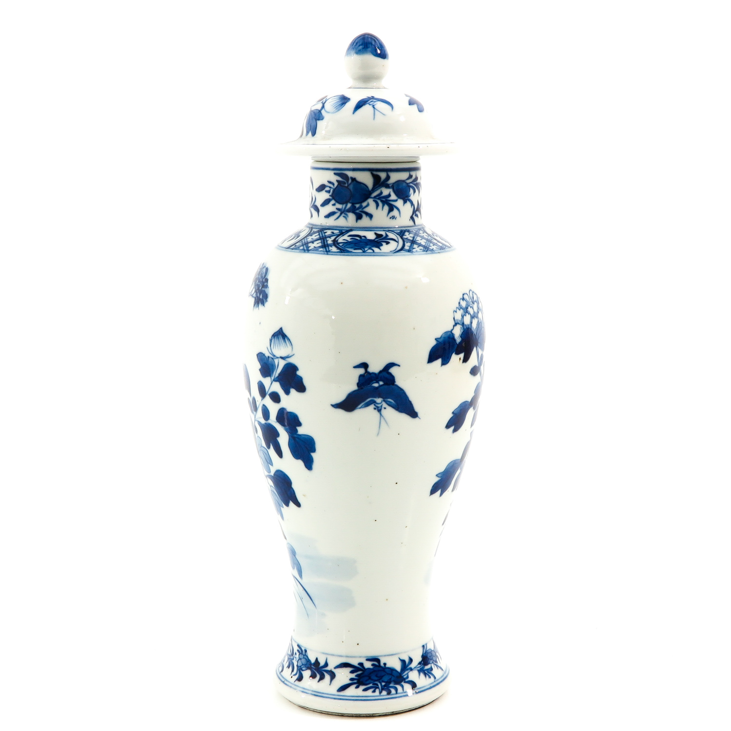 A Blue and White Covered Vase - Image 3 of 9