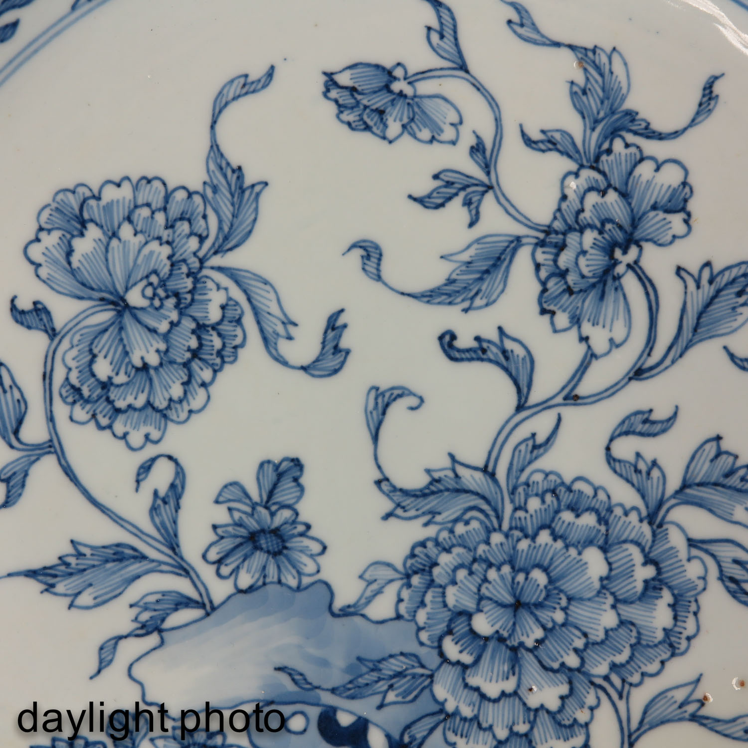 A Blue and White Charger - Image 7 of 7