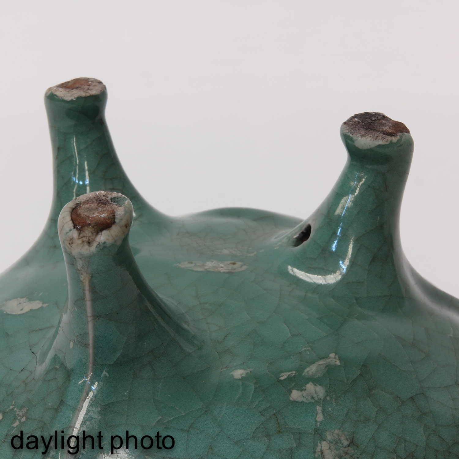 A Celadon Tripod Censer - Image 8 of 9