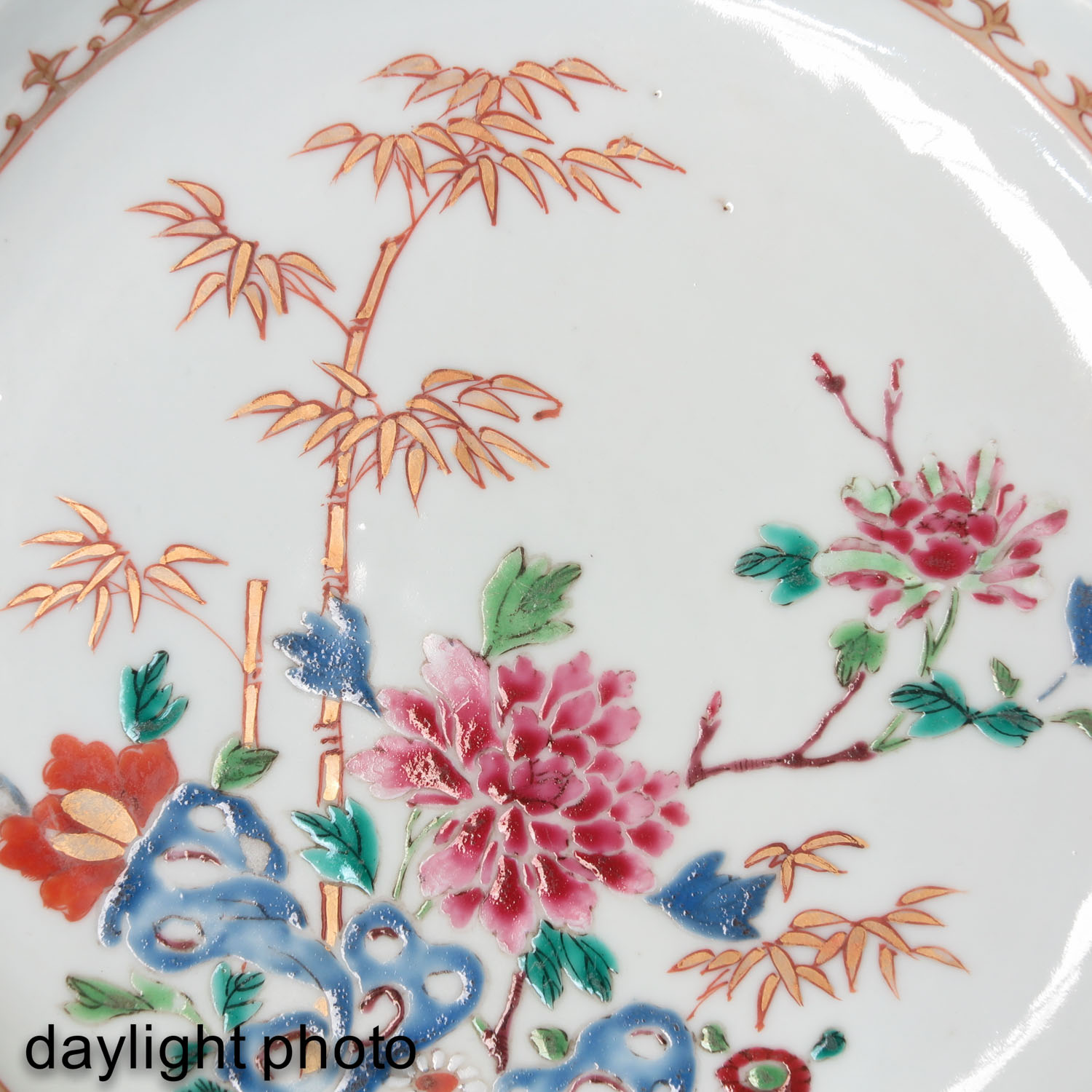 A Pair of Famille Rose Plates - Image 9 of 9