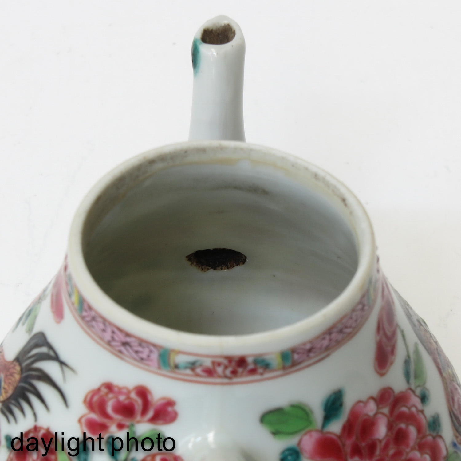 A Famille Rose Teapot - Image 9 of 9