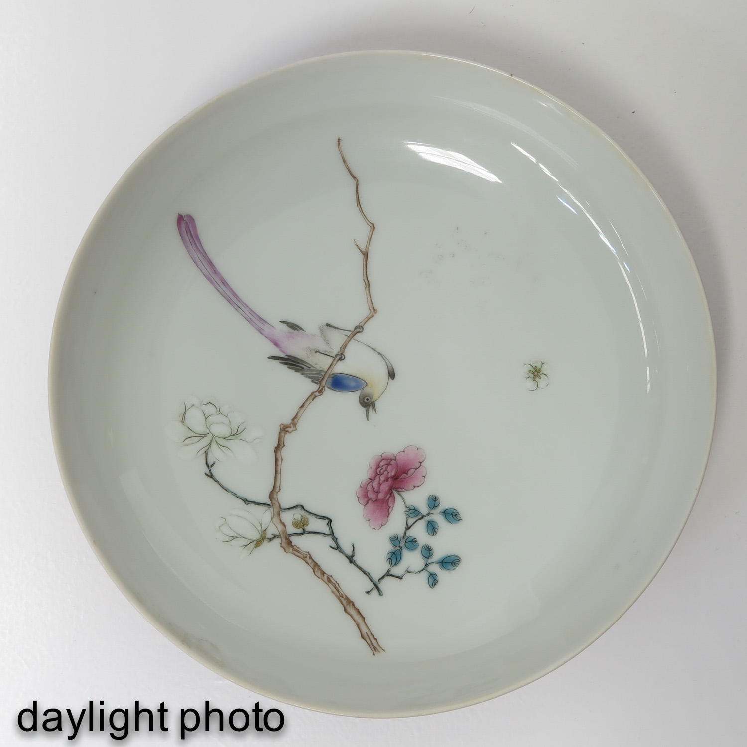 A Famille Rose Dish - Image 5 of 5