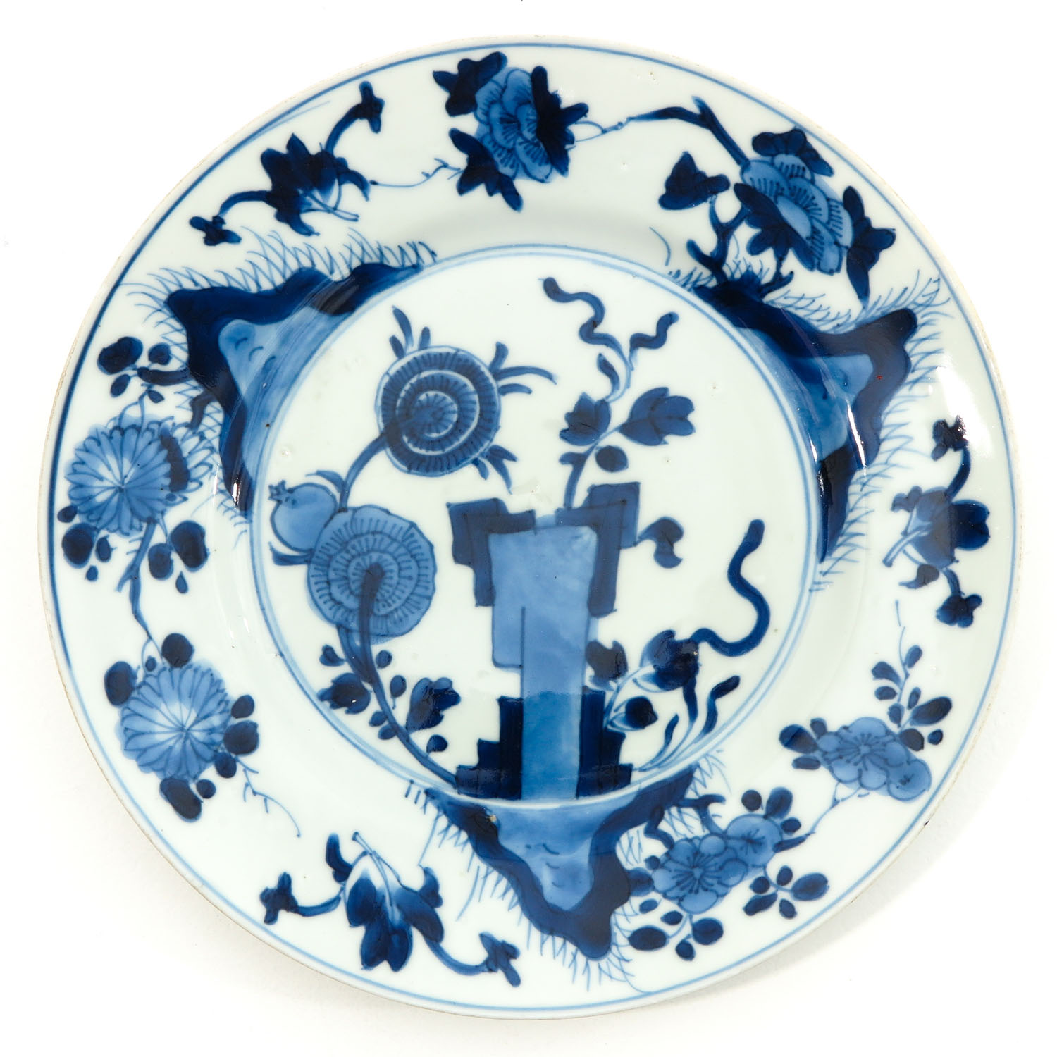 A Lot of 3 Blue and White Plates - Image 7 of 10
