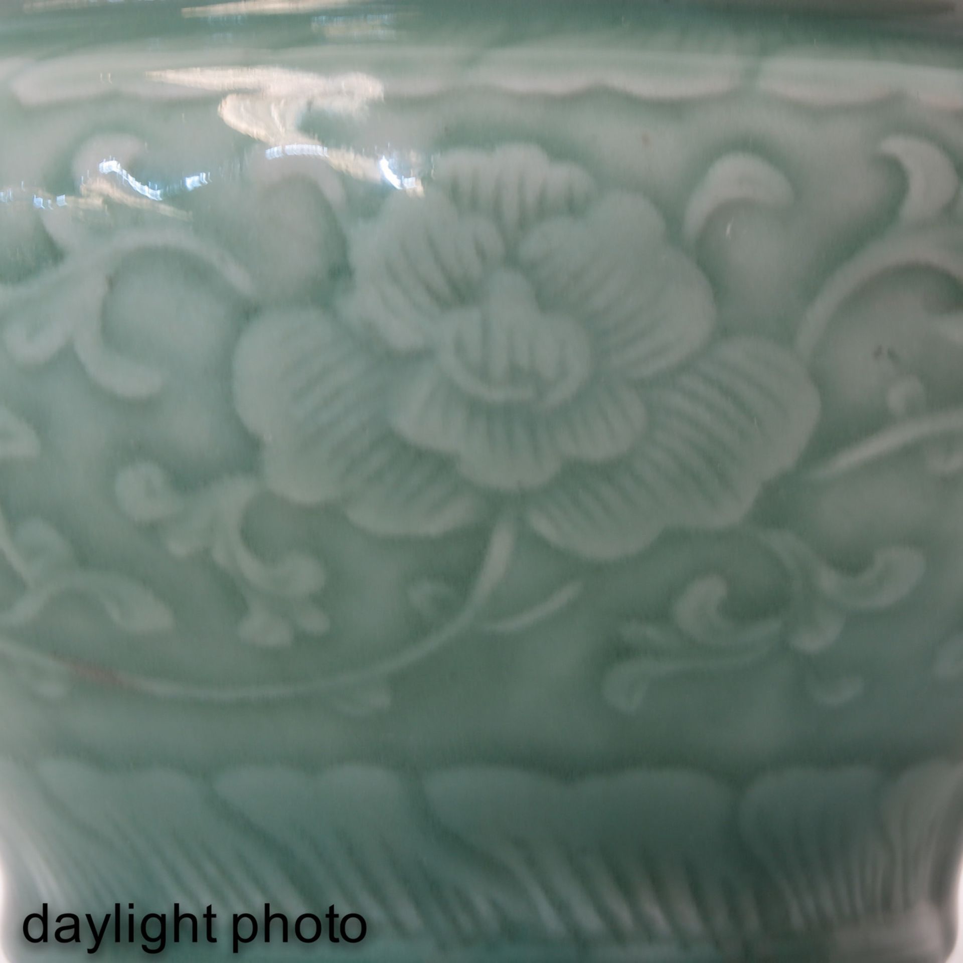 A Celadon Longquan Pot - Bild 10 aus 10