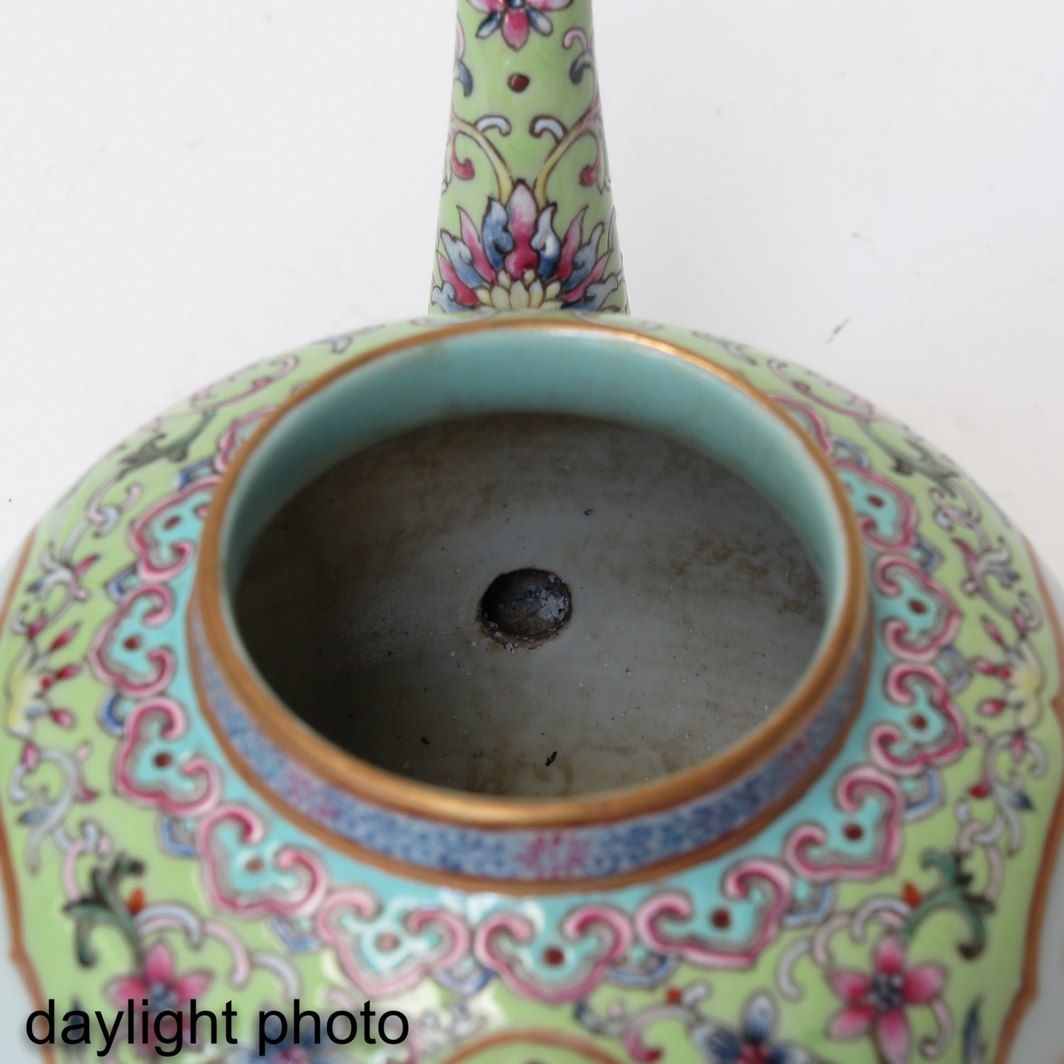 A Famille Rose Teapot - Image 10 of 10