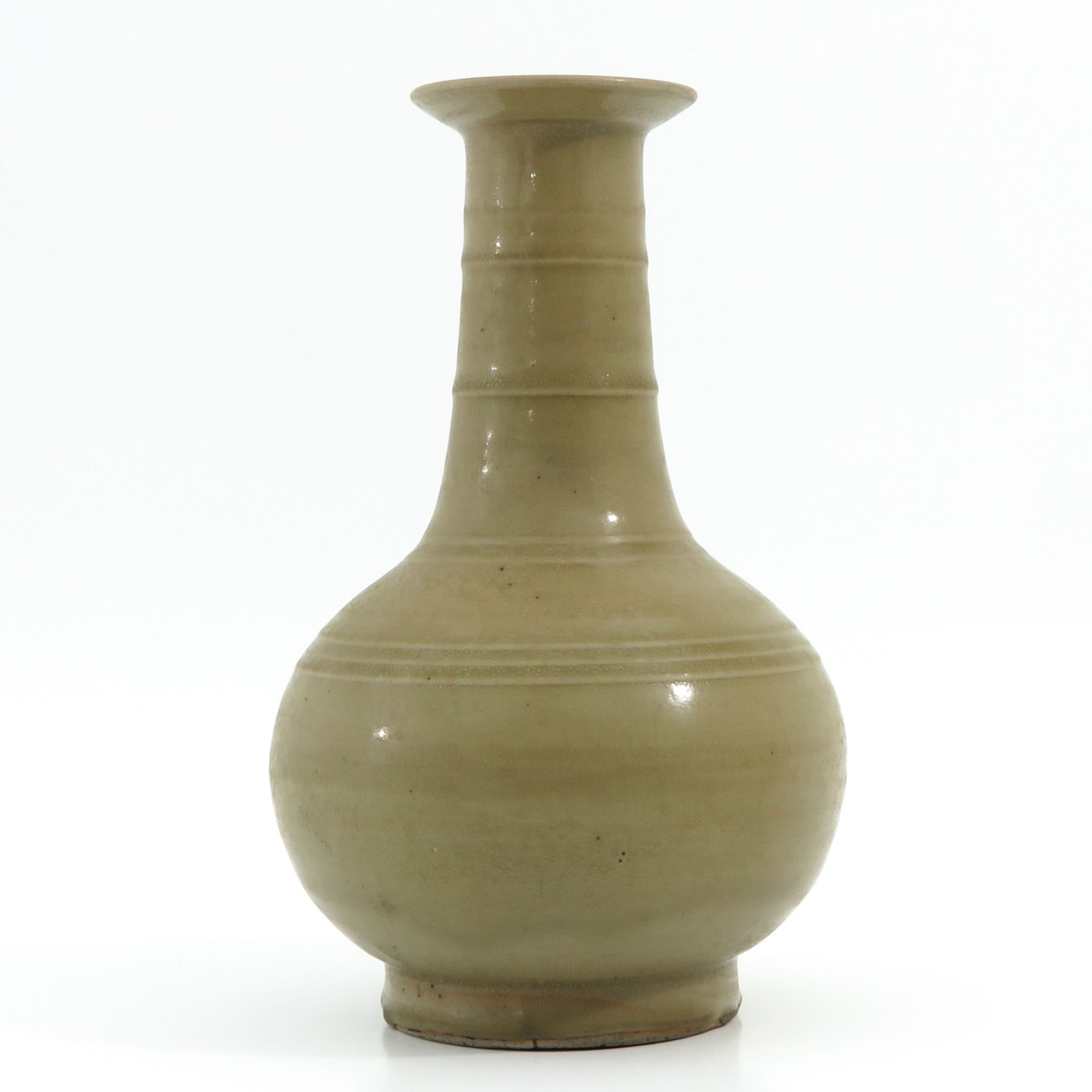 A Cream Glazed Vase - Bild 4 aus 9