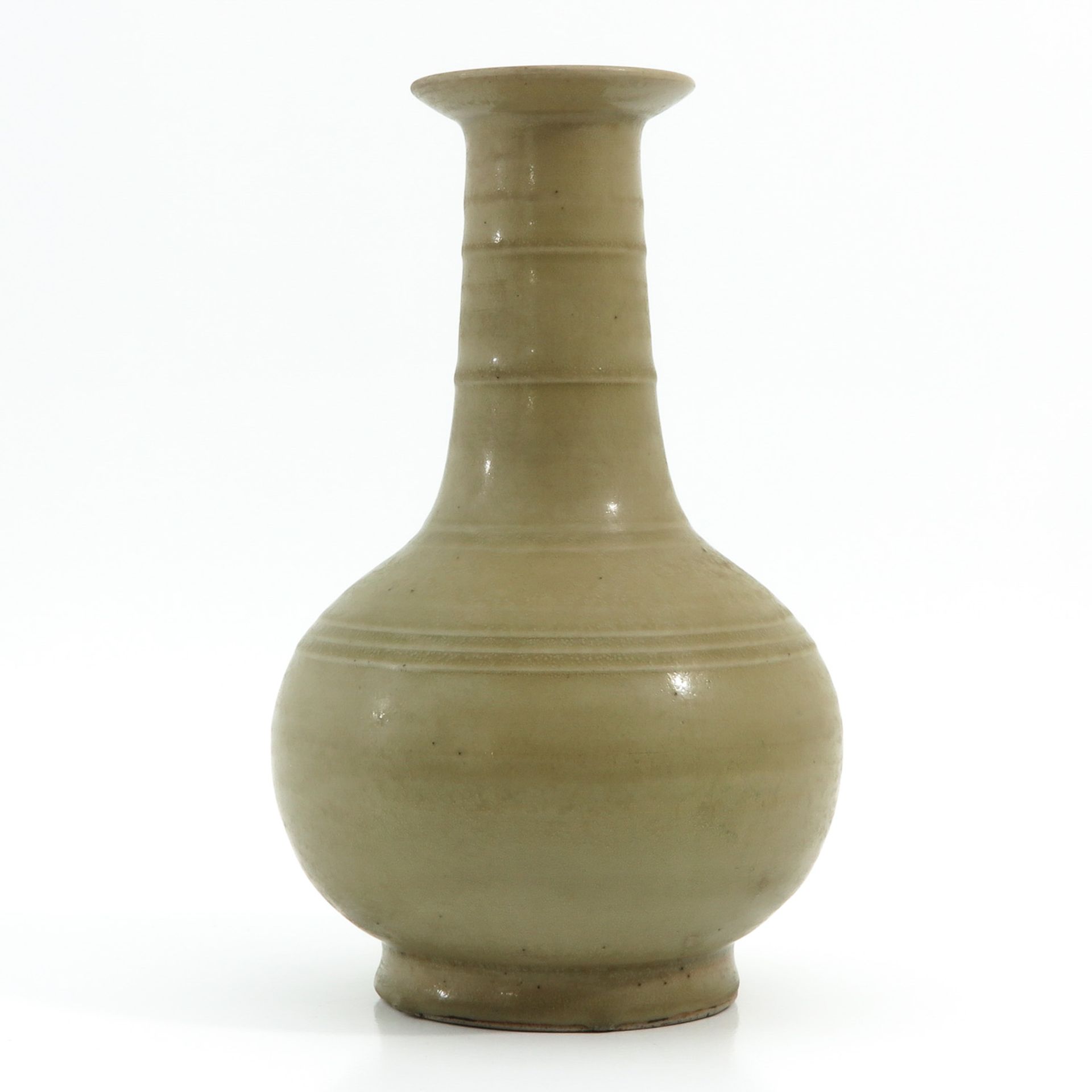A Cream Glazed Vase - Bild 3 aus 9